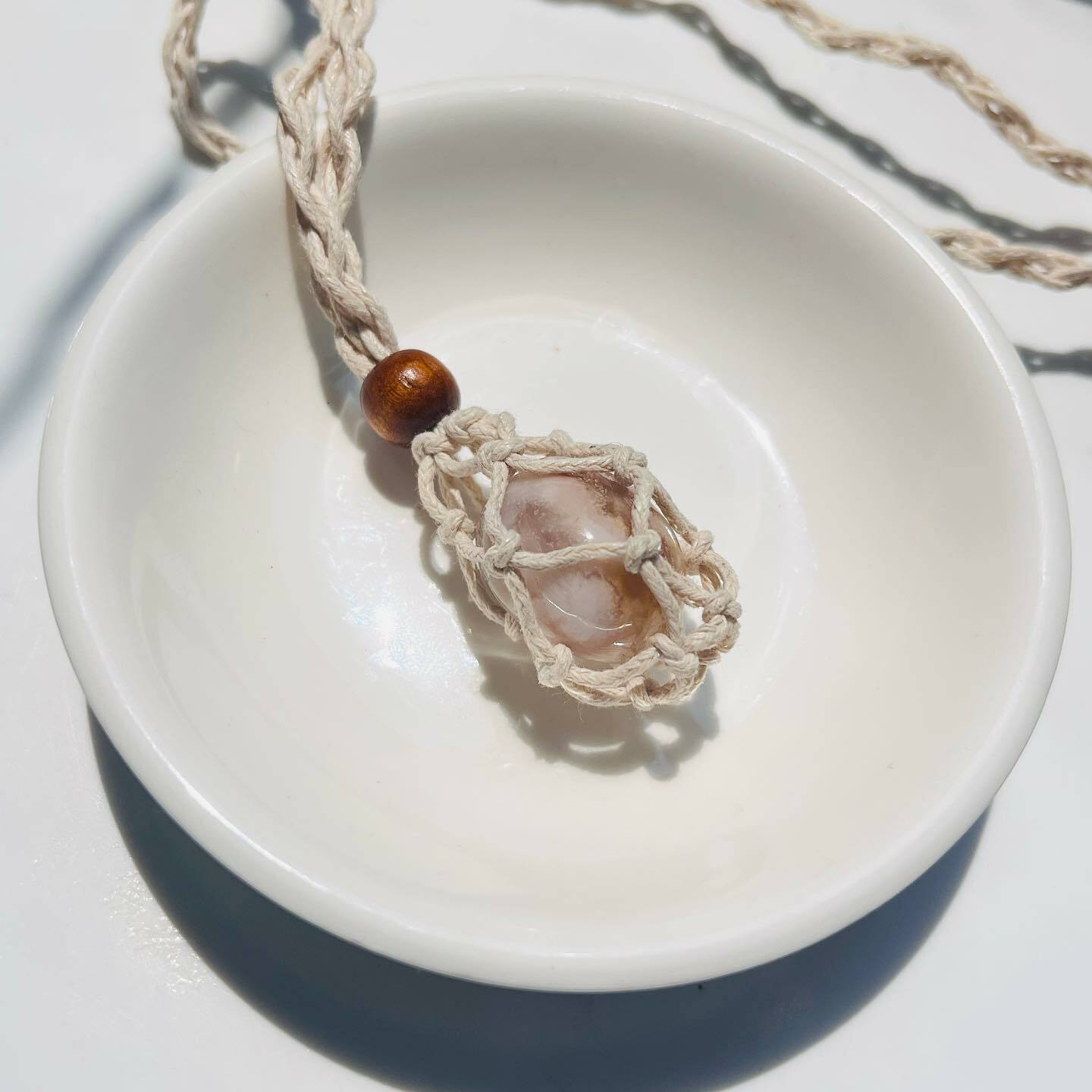 [原石] 水晶滾石編織繩 白