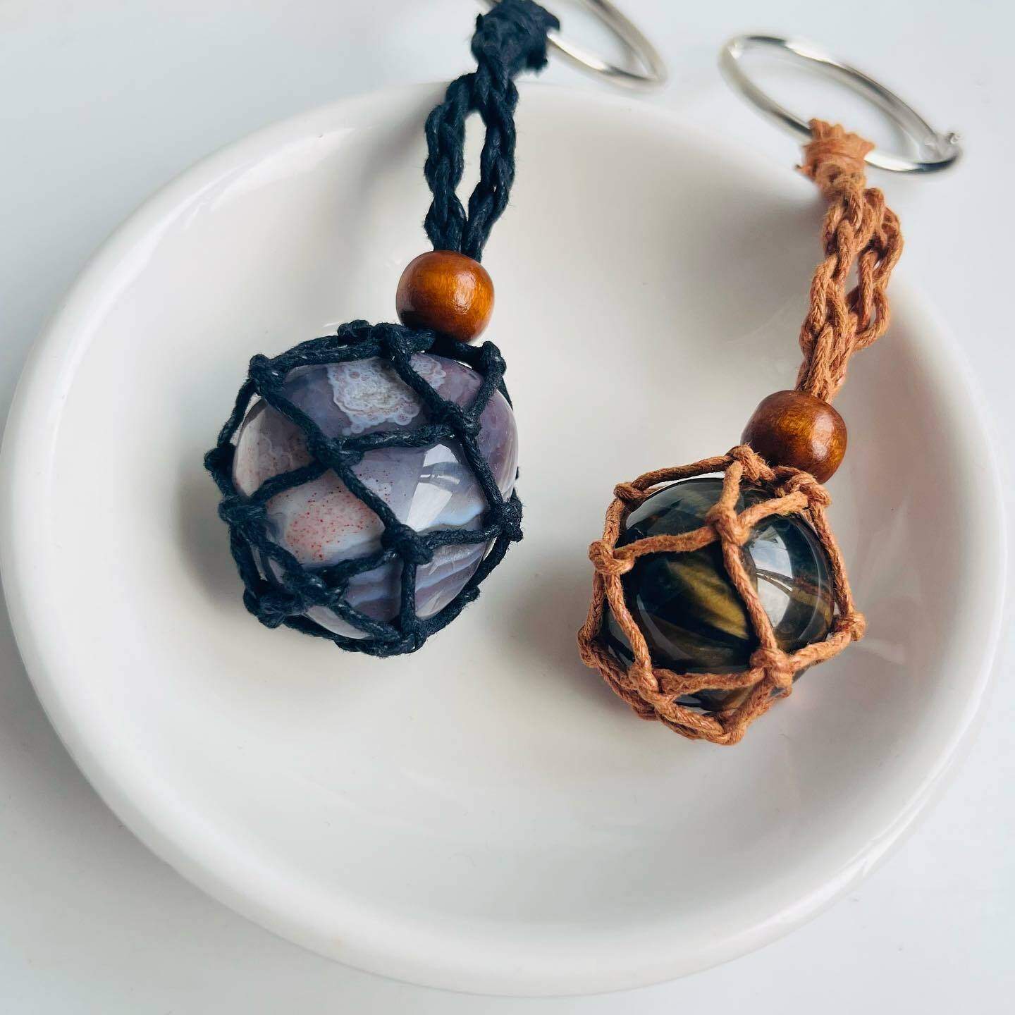 [原石] 水晶滾石編織繩 鑰匙圈 咖啡、黑