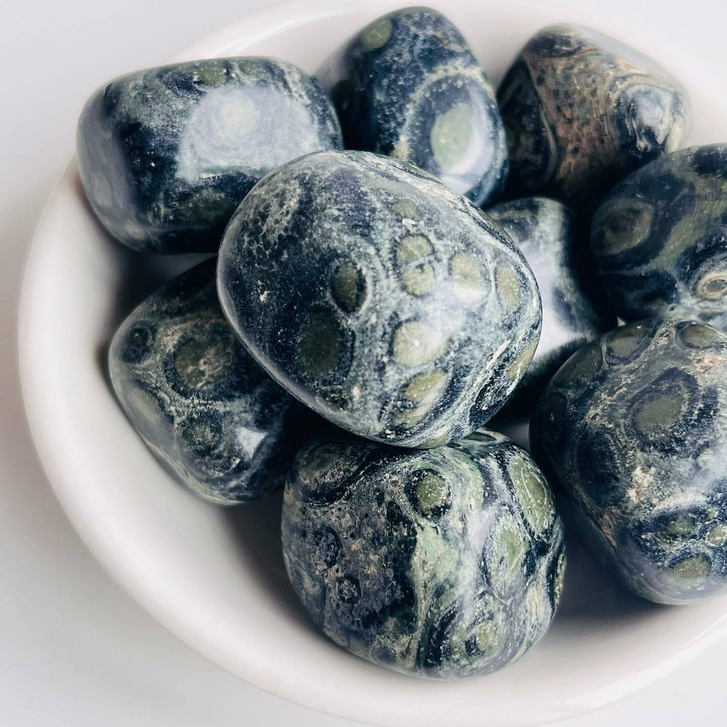 [原石] 剛巴巴碧玉 水晶滾石