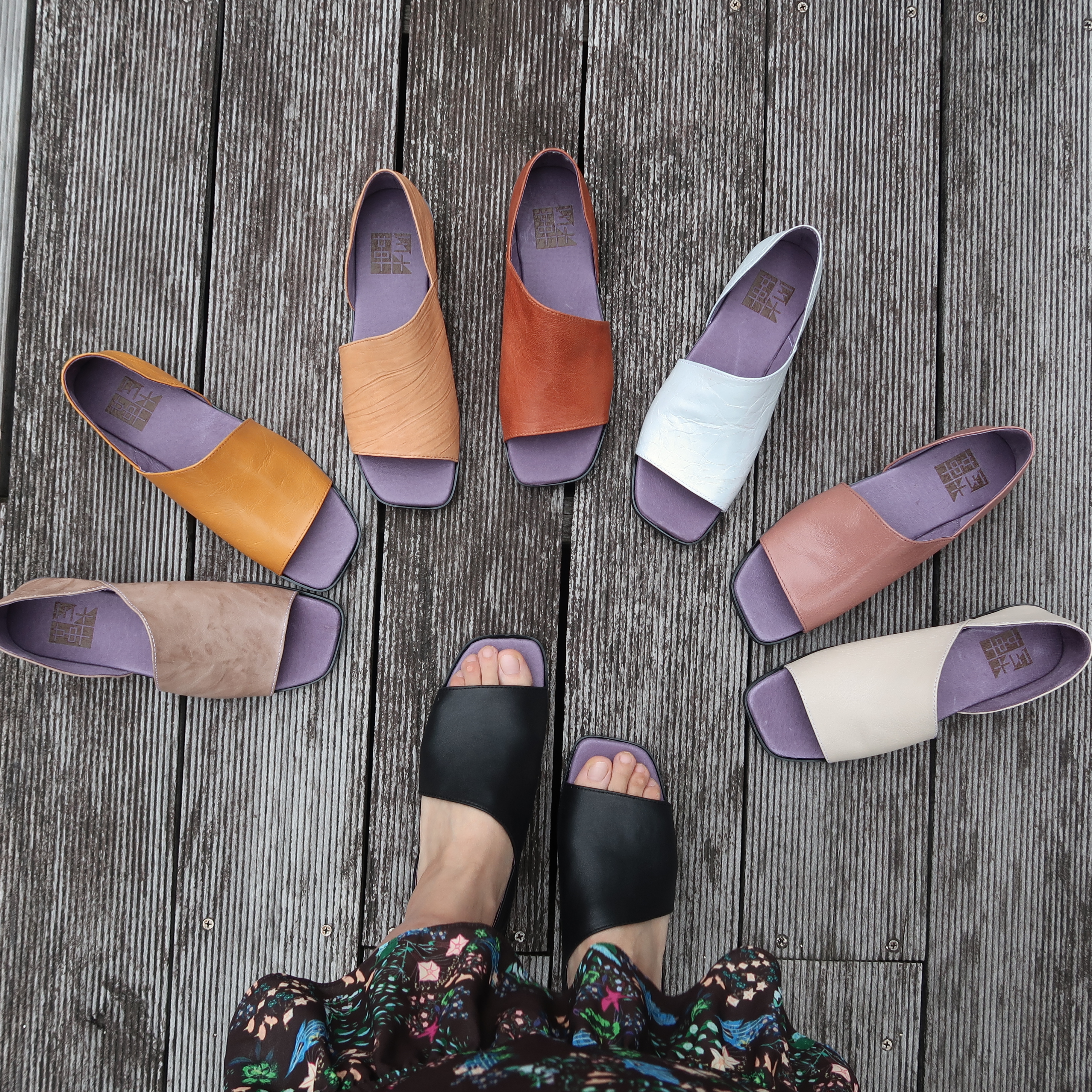 【心太軟】內外全真皮柔軟包腳露趾平底涼鞋