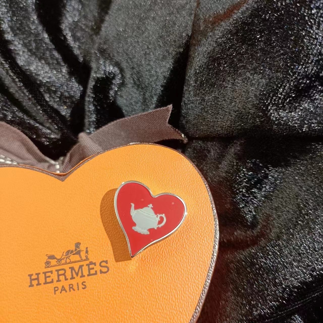 Hermes 心心絲巾扣 -M