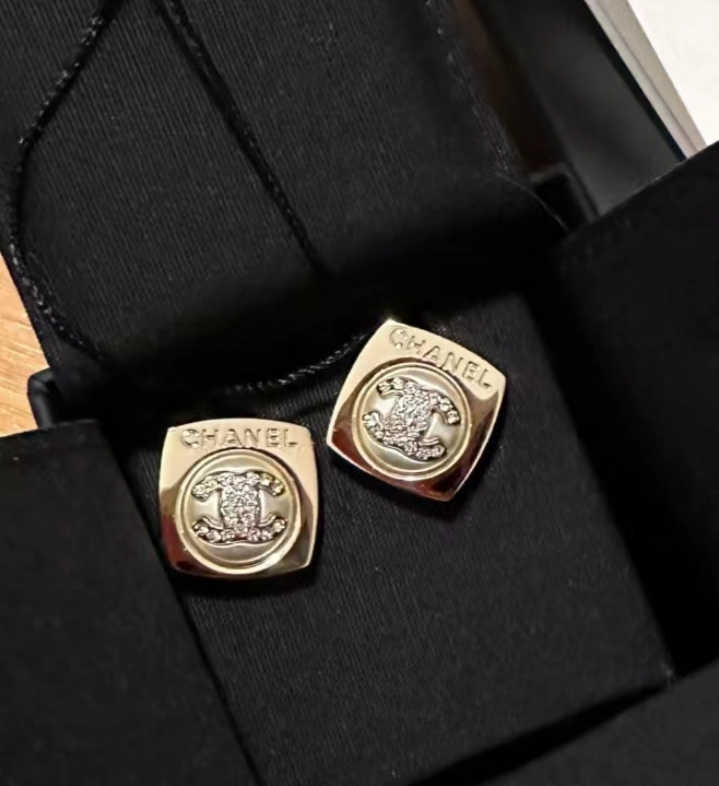 Chanel 珍珠方糖耳環 -M