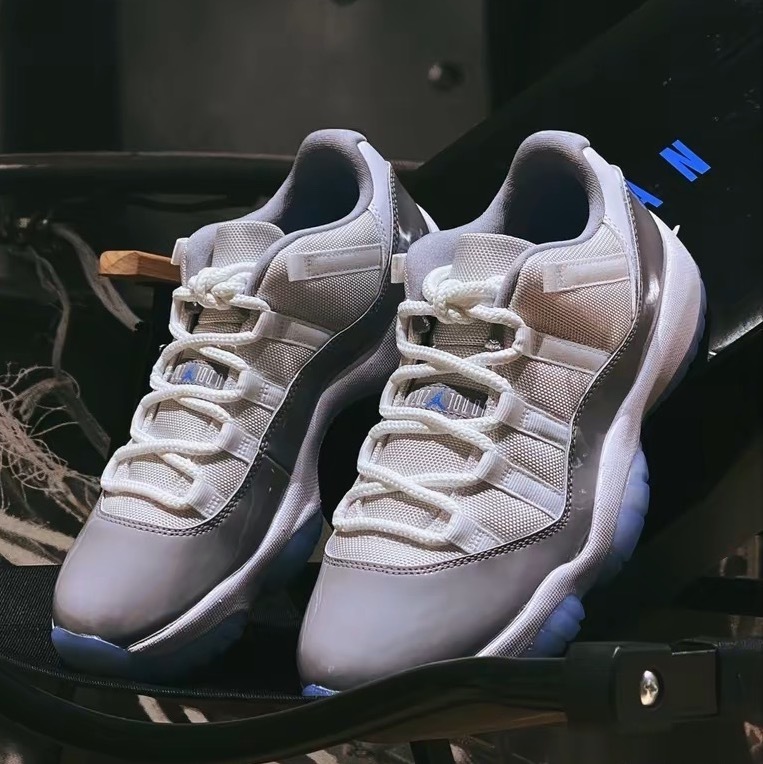 Air Jordan 11 Retro Low GS 'Cement Grey' 528896-140【現貨商品】