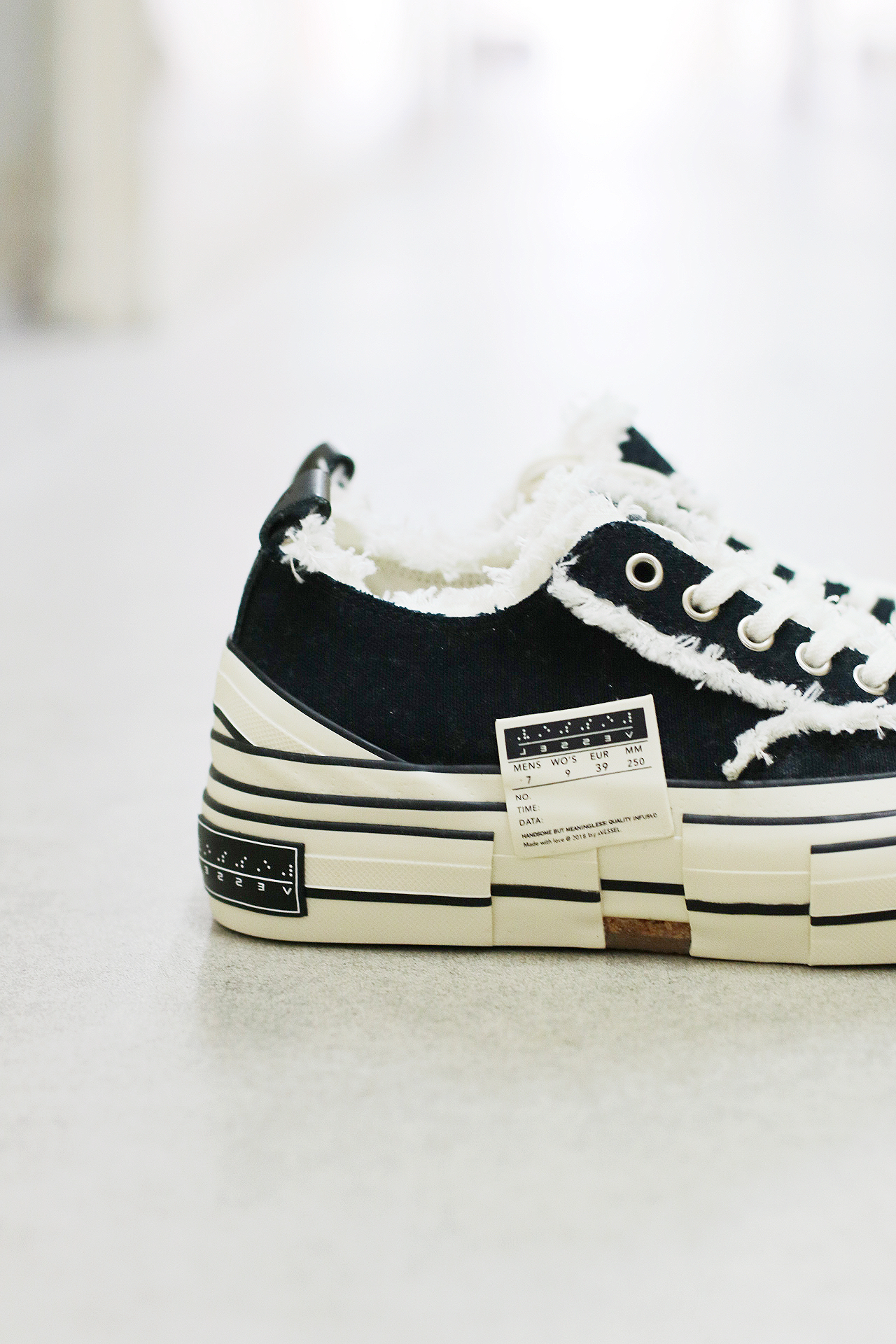 xVessel G.0.P. Levels Glow in the dark Black 黑色