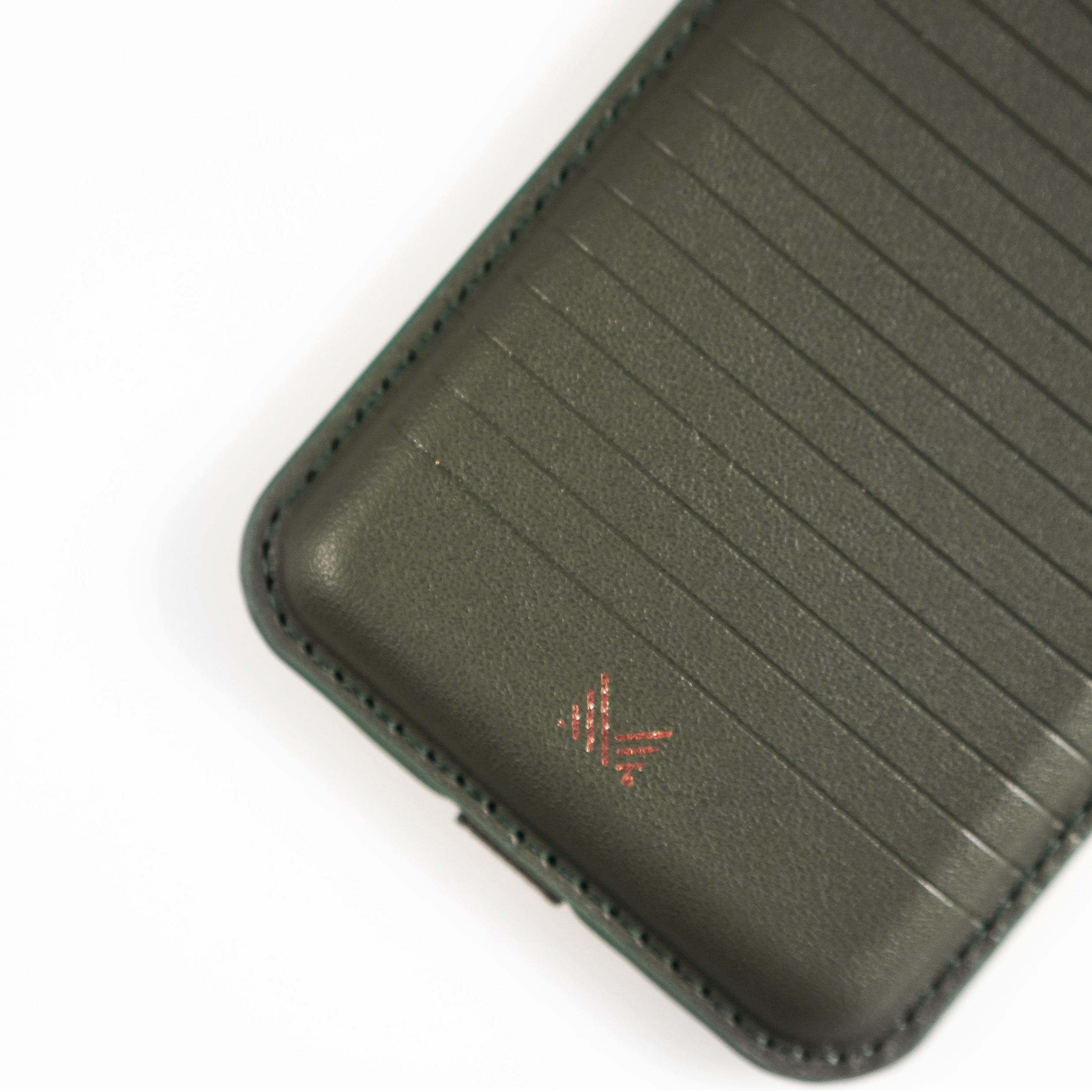 LUCID Refined | Premium Vegan Leather Magnetic Wallet for iPhone - Olive Night