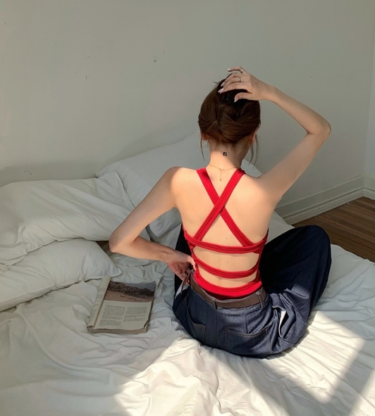 線條露背 合身上衣(紅/黑)