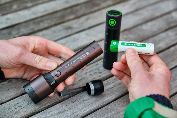 Ledlenser 充電防水手電筒 P6R Signature