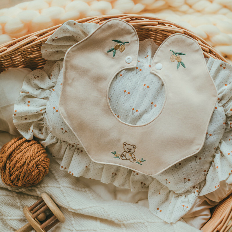 Y27BE_SS23_C🐻韓風杏色可愛刺繡熊口水肩(pre-order)