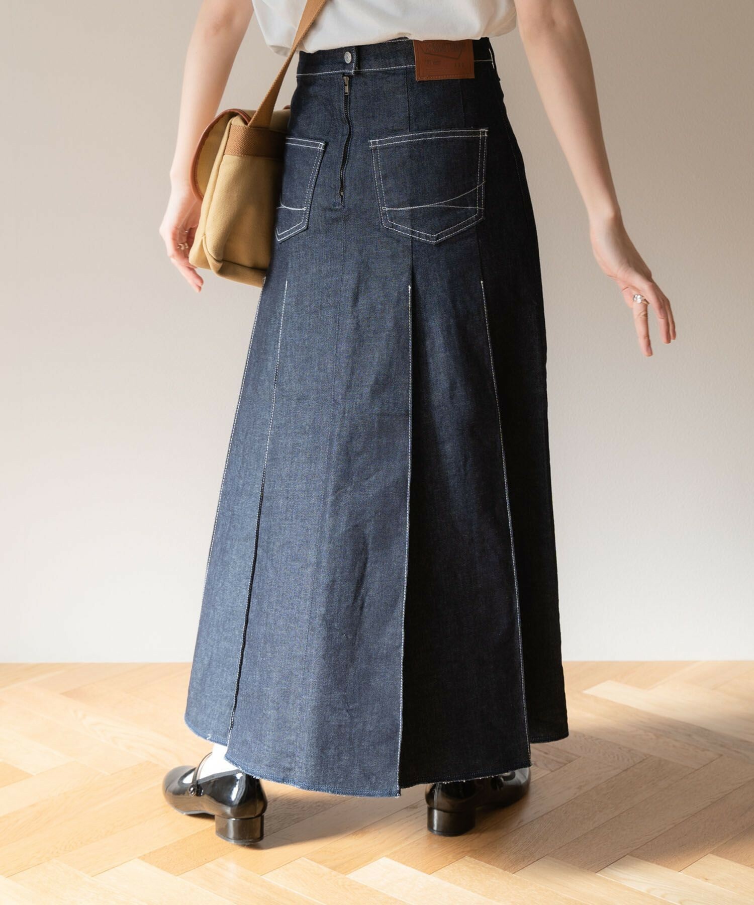 SELECT / Bespoke Wide Pleats Skirt