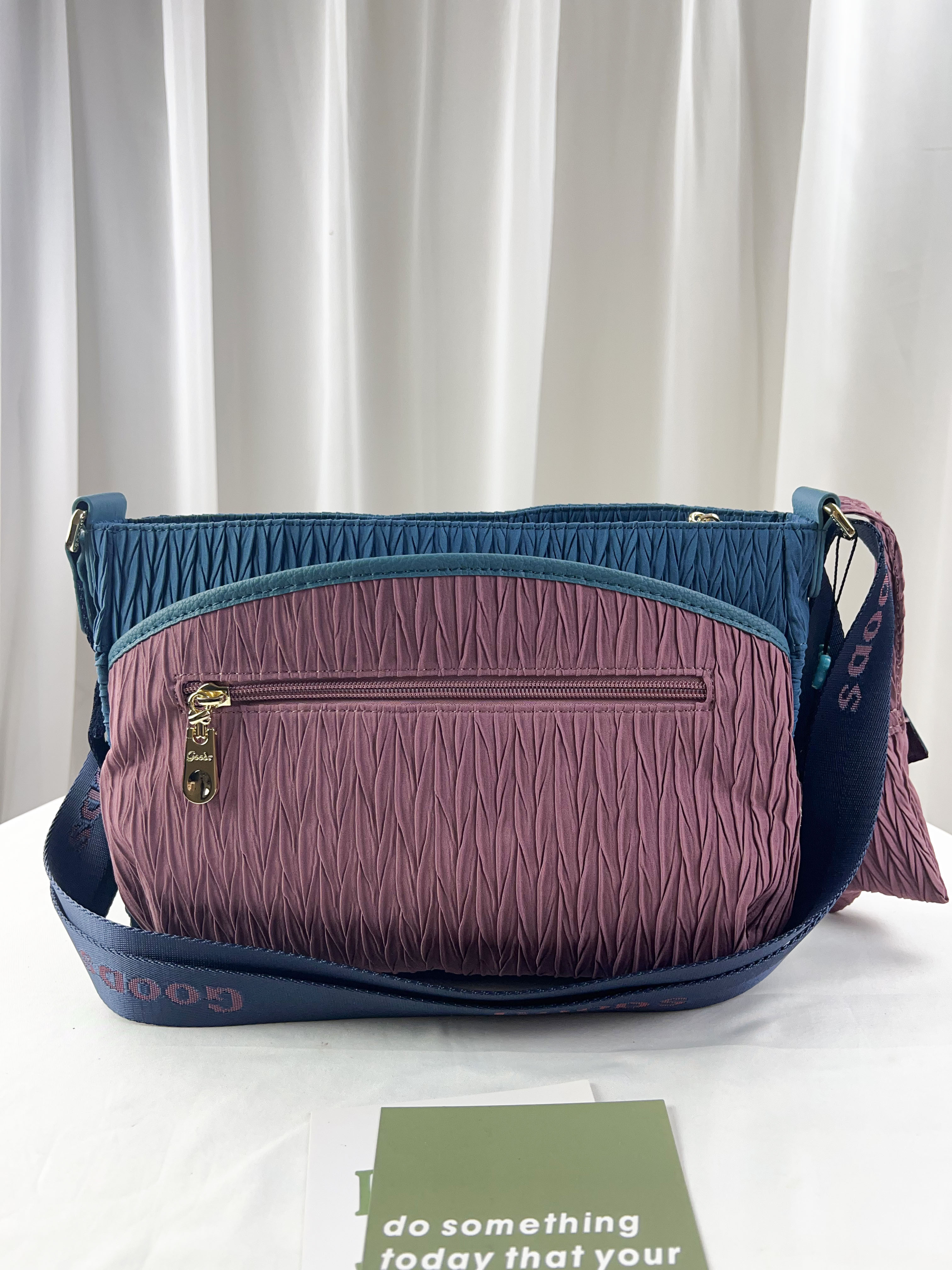 GOODS 湖水藍配粉防潑水側背包 附酒精保護套+酒精瓶 #2237