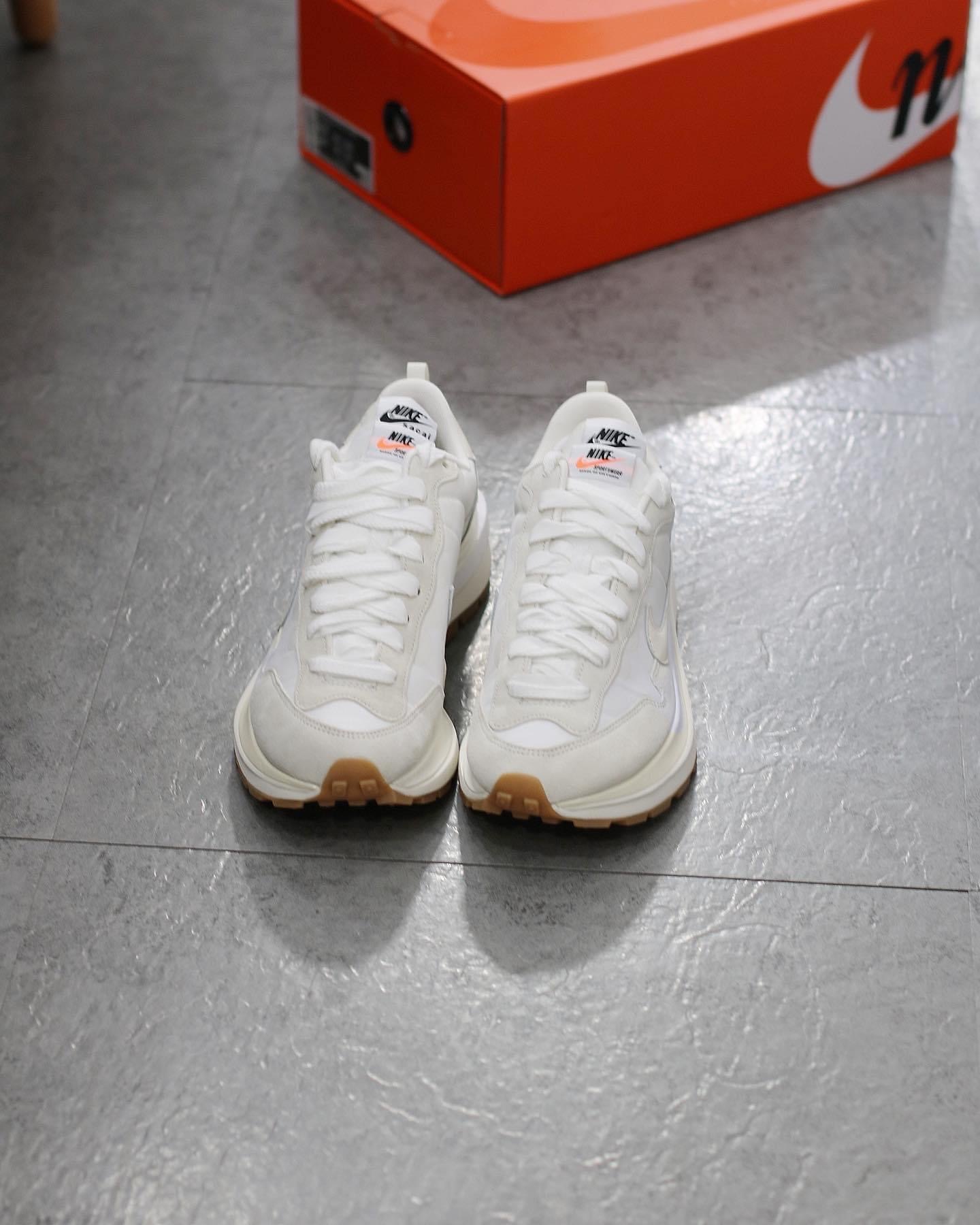 Nike Vaporwaffle sacai Sail Gum  DD1875-100