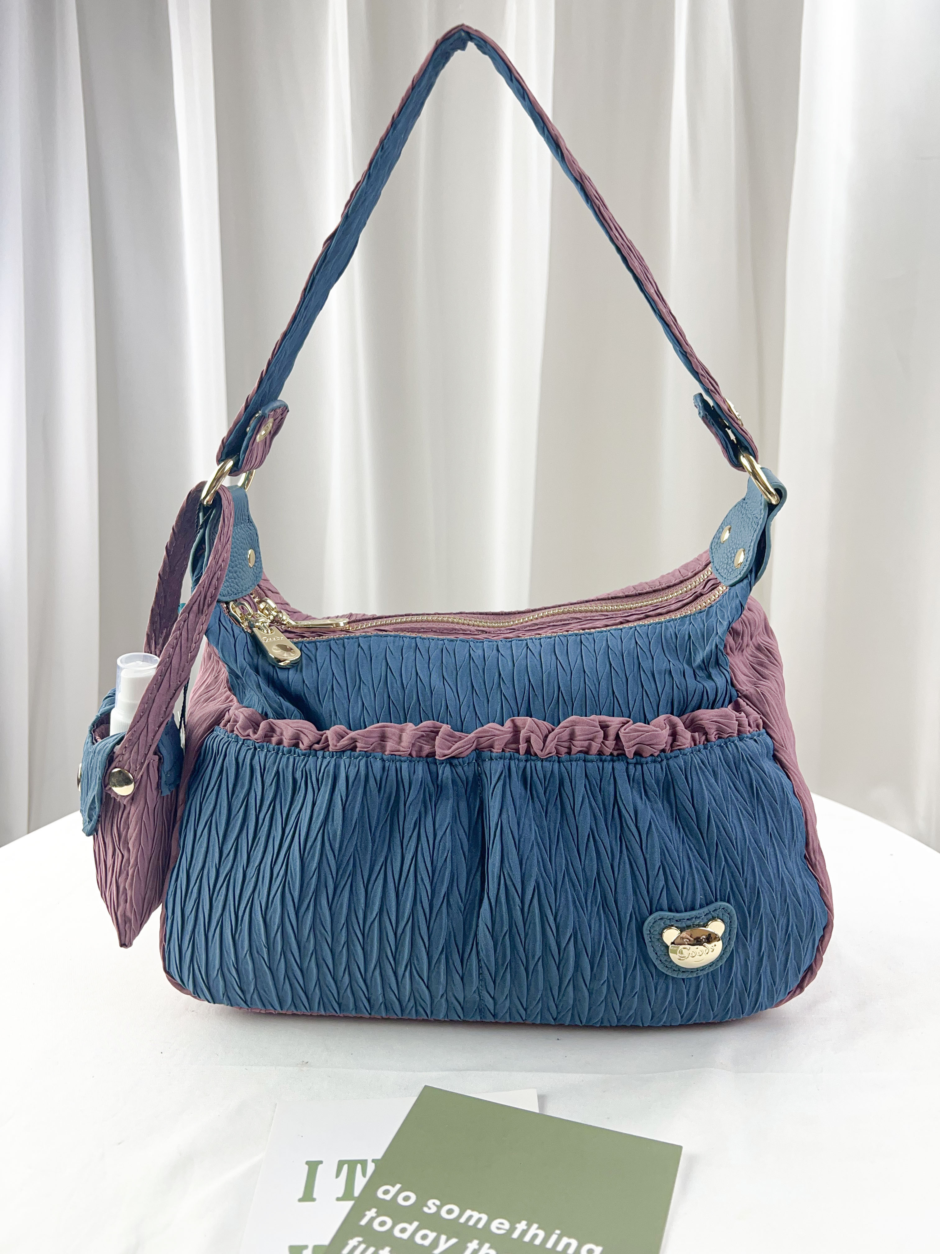 GOODS 湖水藍配粉防潑水肩背包 / 側背包 附酒精保護套+酒精瓶 #2473