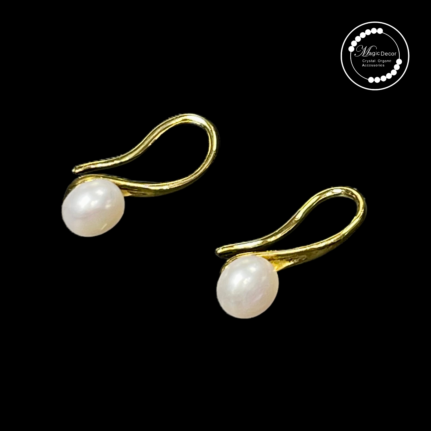 240414 - D69 天然淡水珍珠簡約金色耳鈎1對