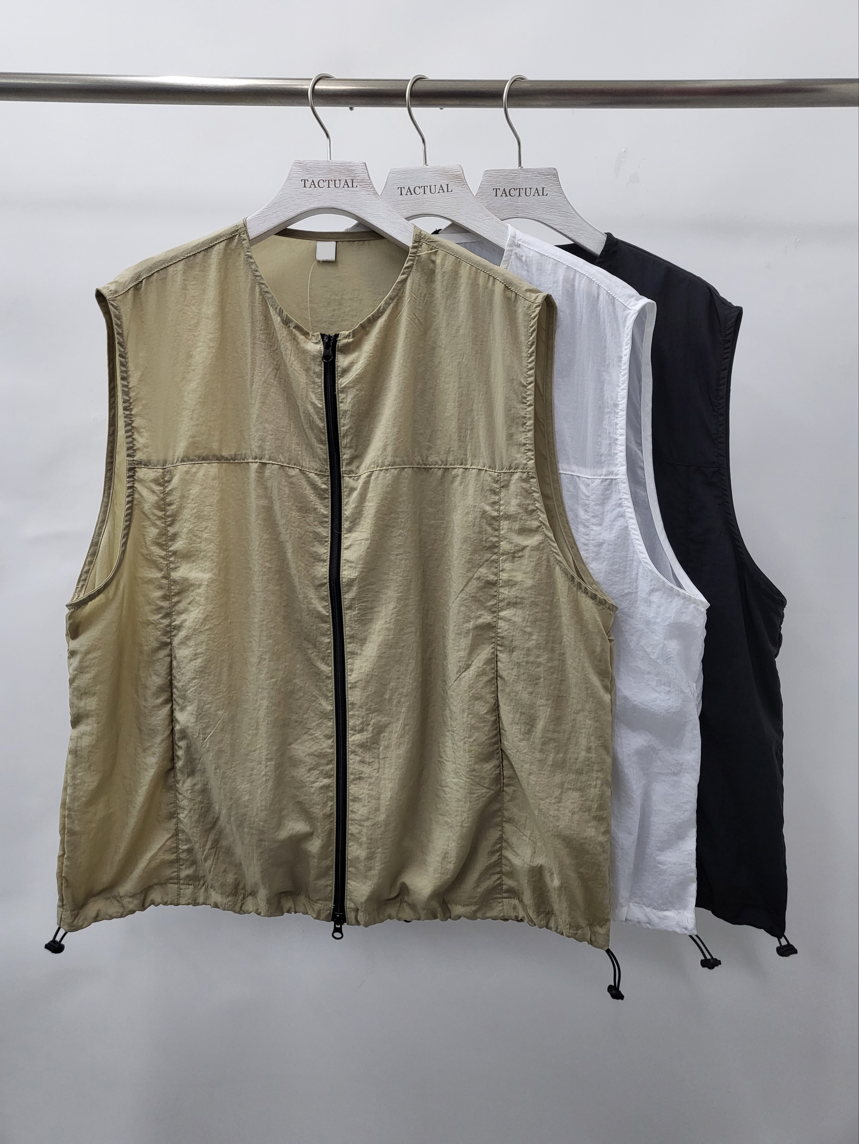 圓領拉鍊開胸背心褸 V920