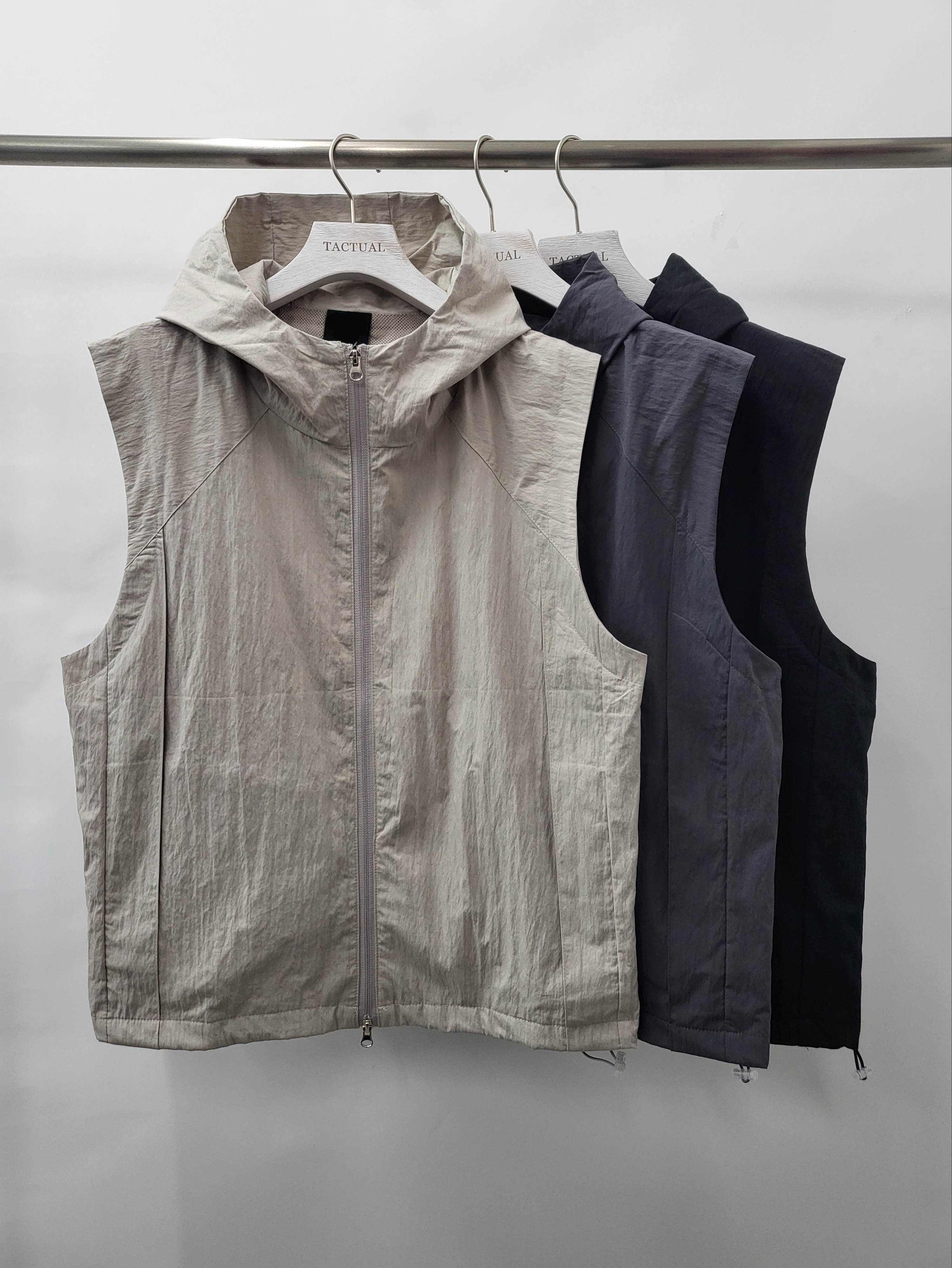 連帽拉鍊開胸背心褸 V919