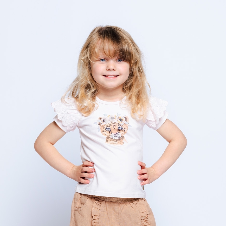 〖 Hust & Claire 〗白色花冠小獅子上衣