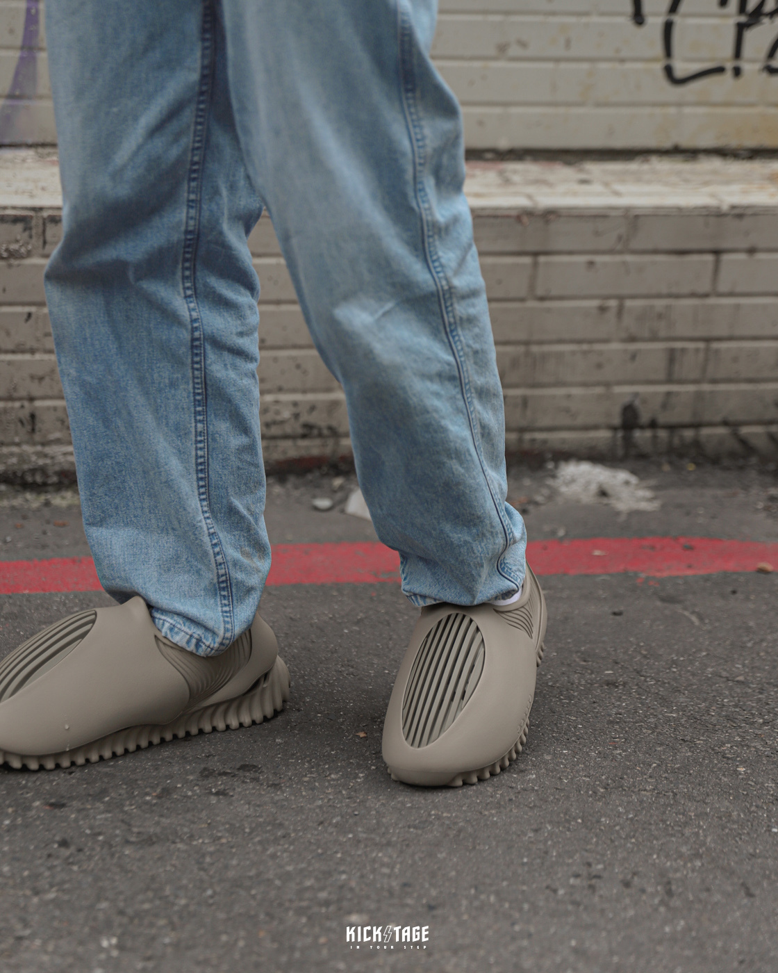 [特價售出無退換] GENEGG FOAM RUNNER "WHALE" 摩卡 鯨之美 流線 透氣 機能水鞋 沙灘鞋 雨鞋【GW-001】25SALE