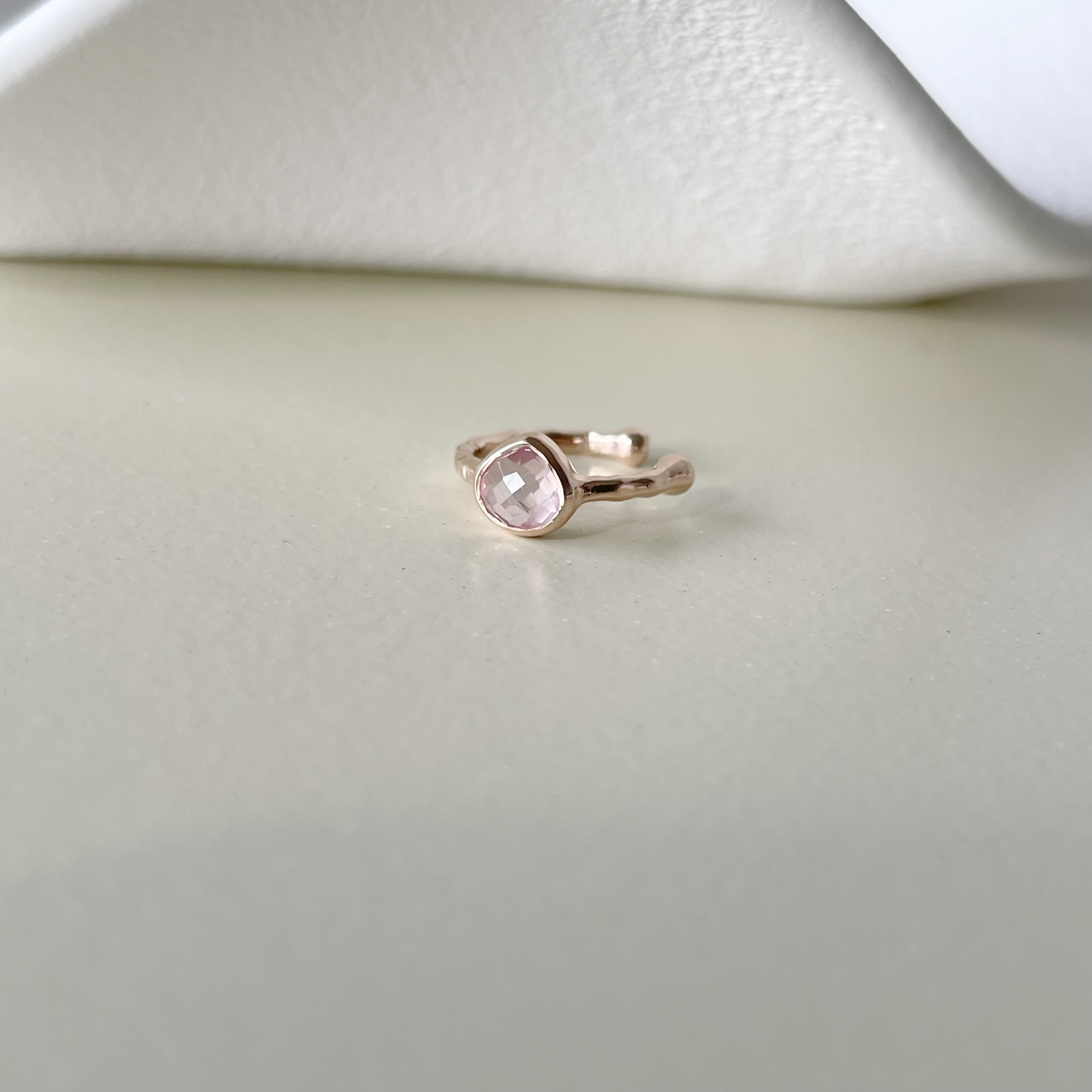 小飯糰粉晶耳骨夾