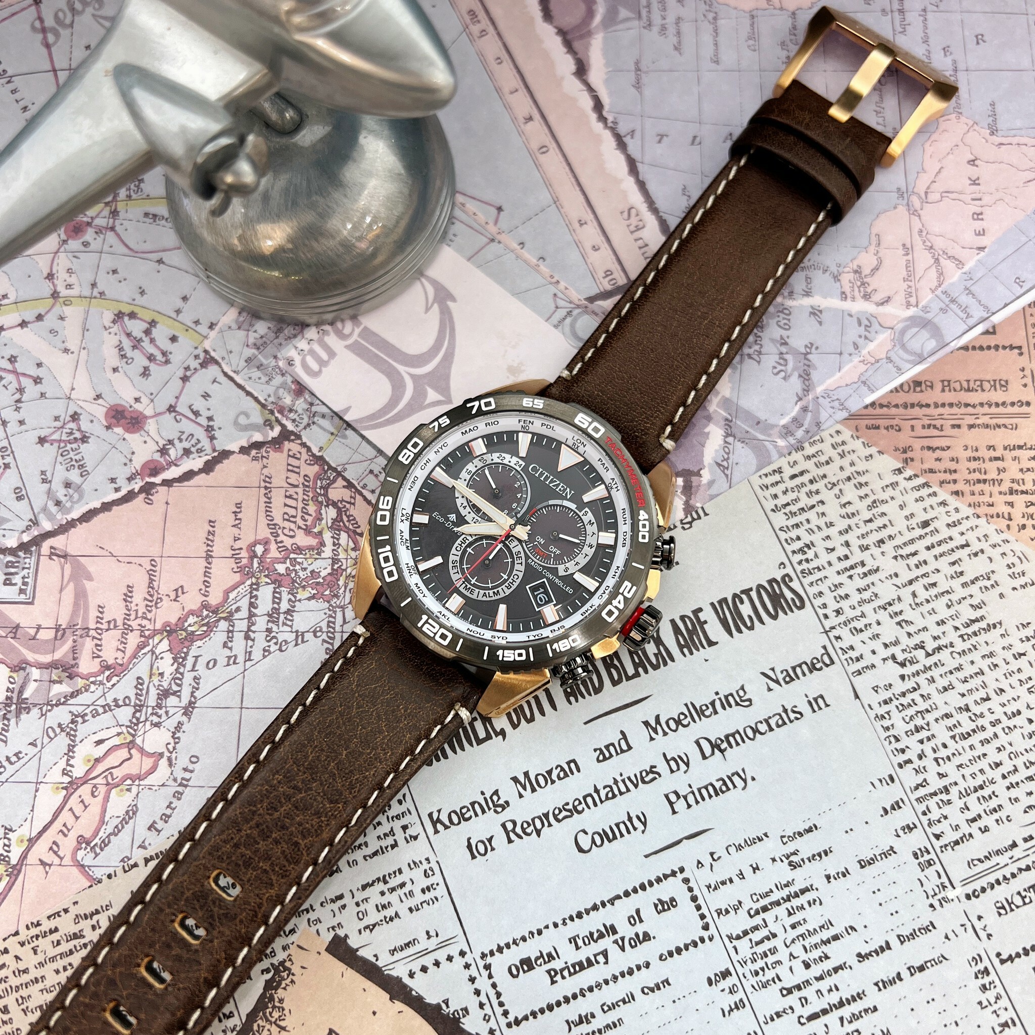 【CITIZEN 星辰】PROMASTER 時尚三眼計時腕錶 CB5038-14E 44.6mm 現代鐘錶