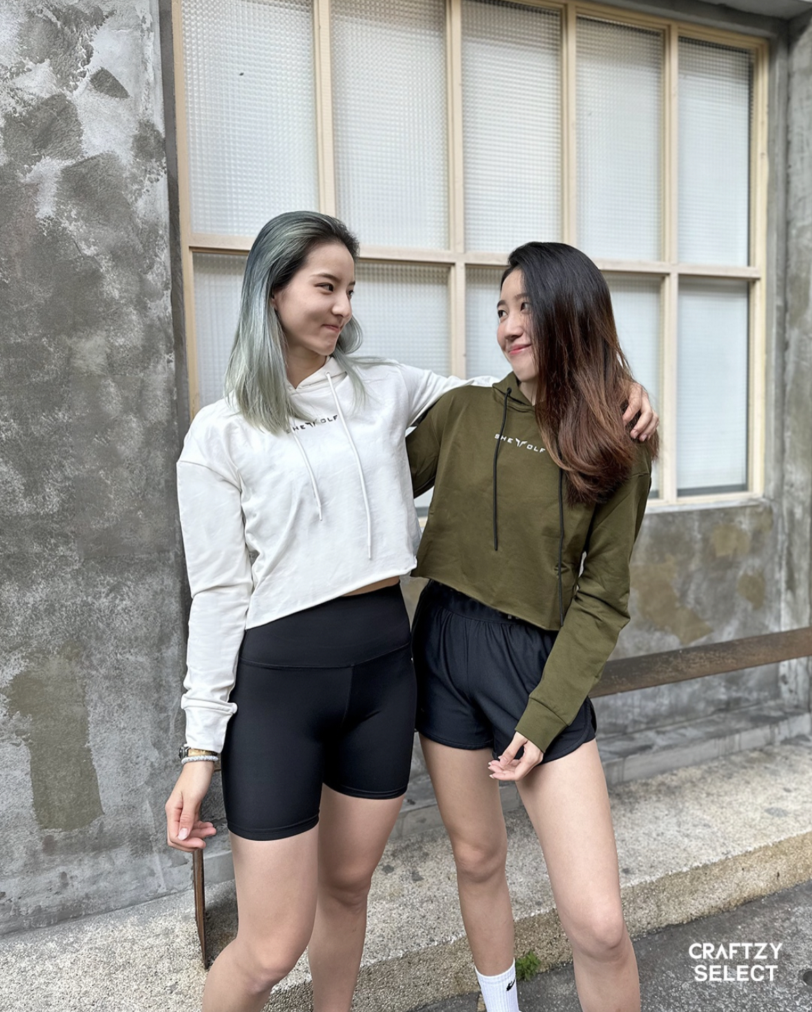 SheWolf 短款連帽T （橄欖綠）