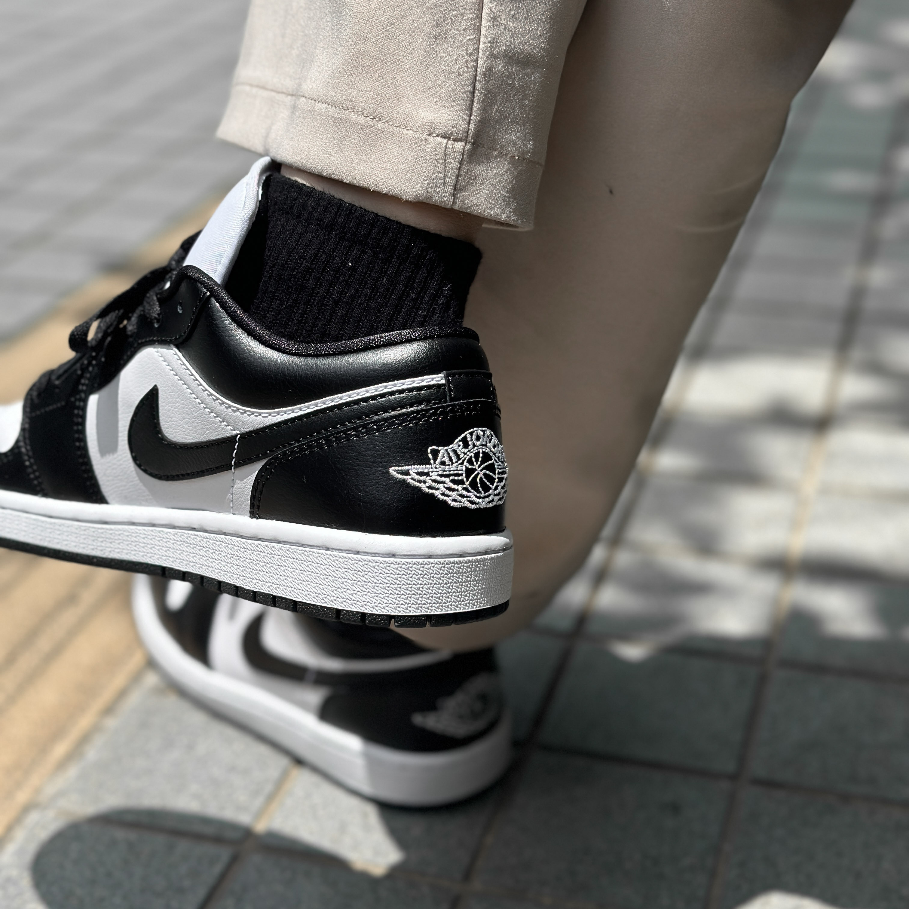 AIR JORDAN 1 LOW 熊貓DC0774-101 黑白女鞋休閒