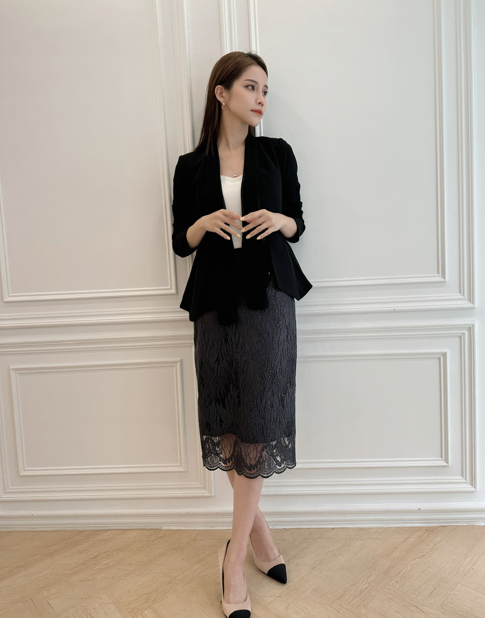 絕美！刺繡雕花亮片窄裙