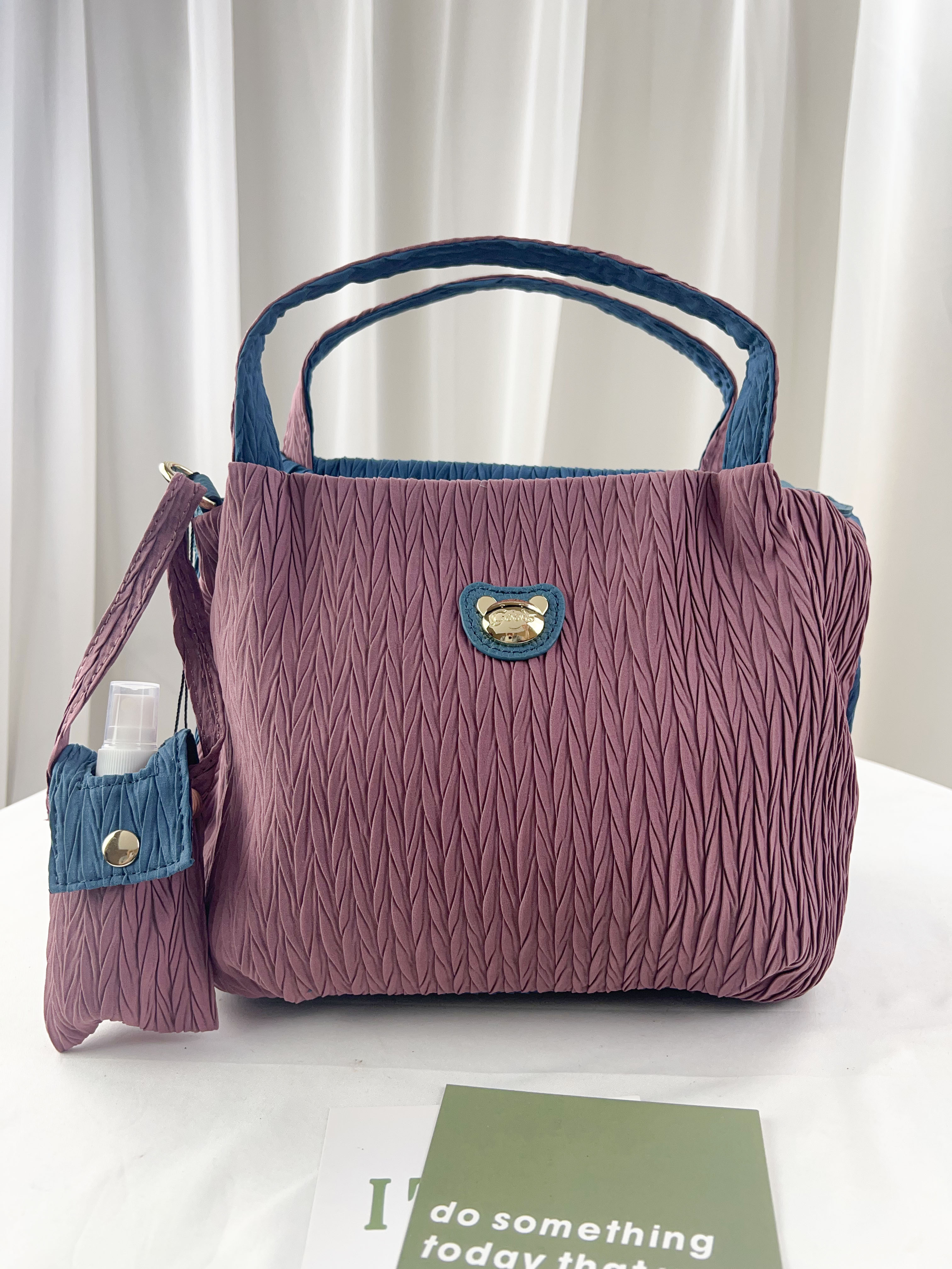 GOODS 湖水藍配粉防潑水手提包 / 側背包 附酒精保護套+酒精瓶 #2808