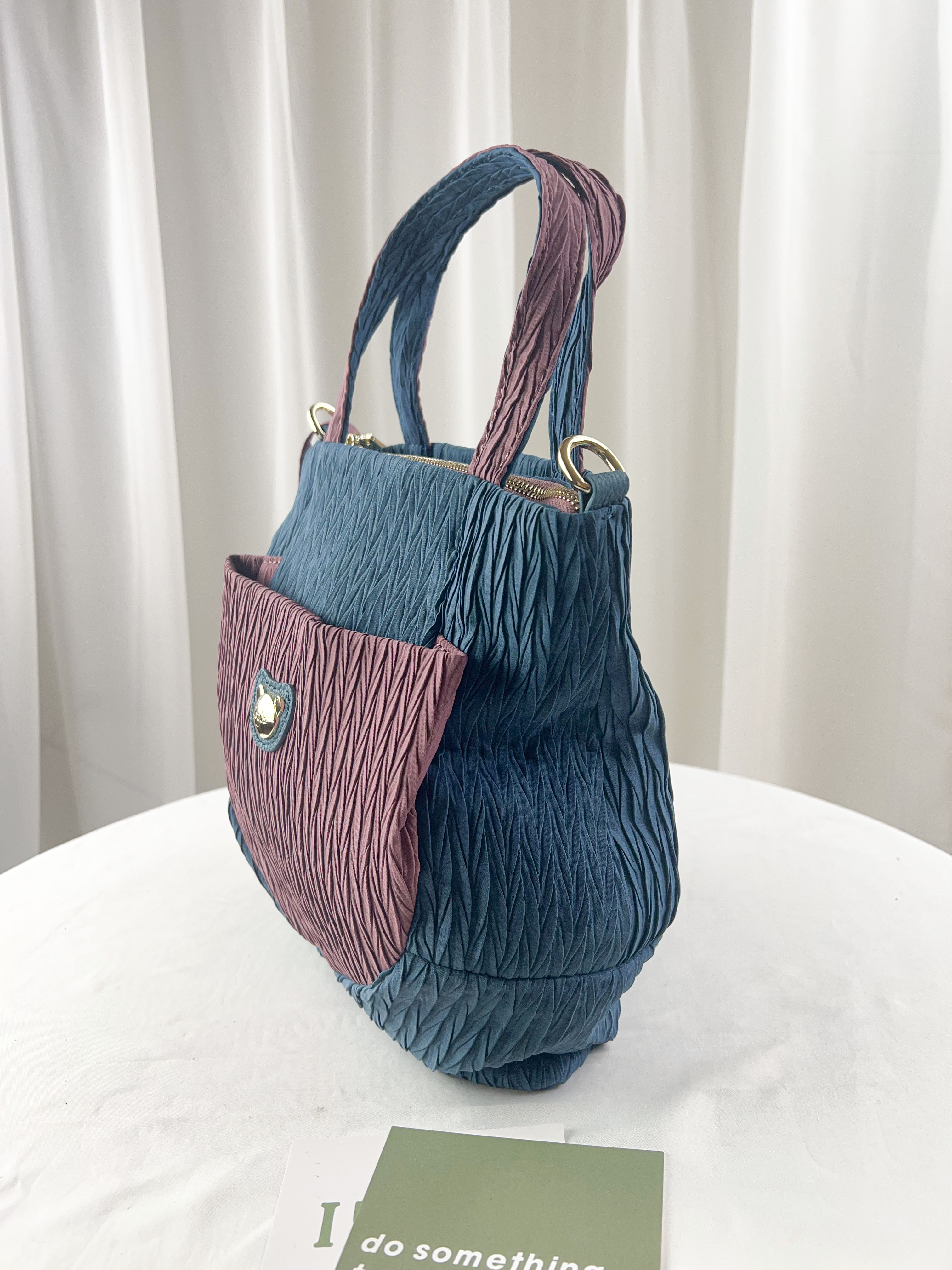 GOODS 湖水藍配粉防潑水手提包 / 側背包 附酒精保護套+酒精瓶 #2799