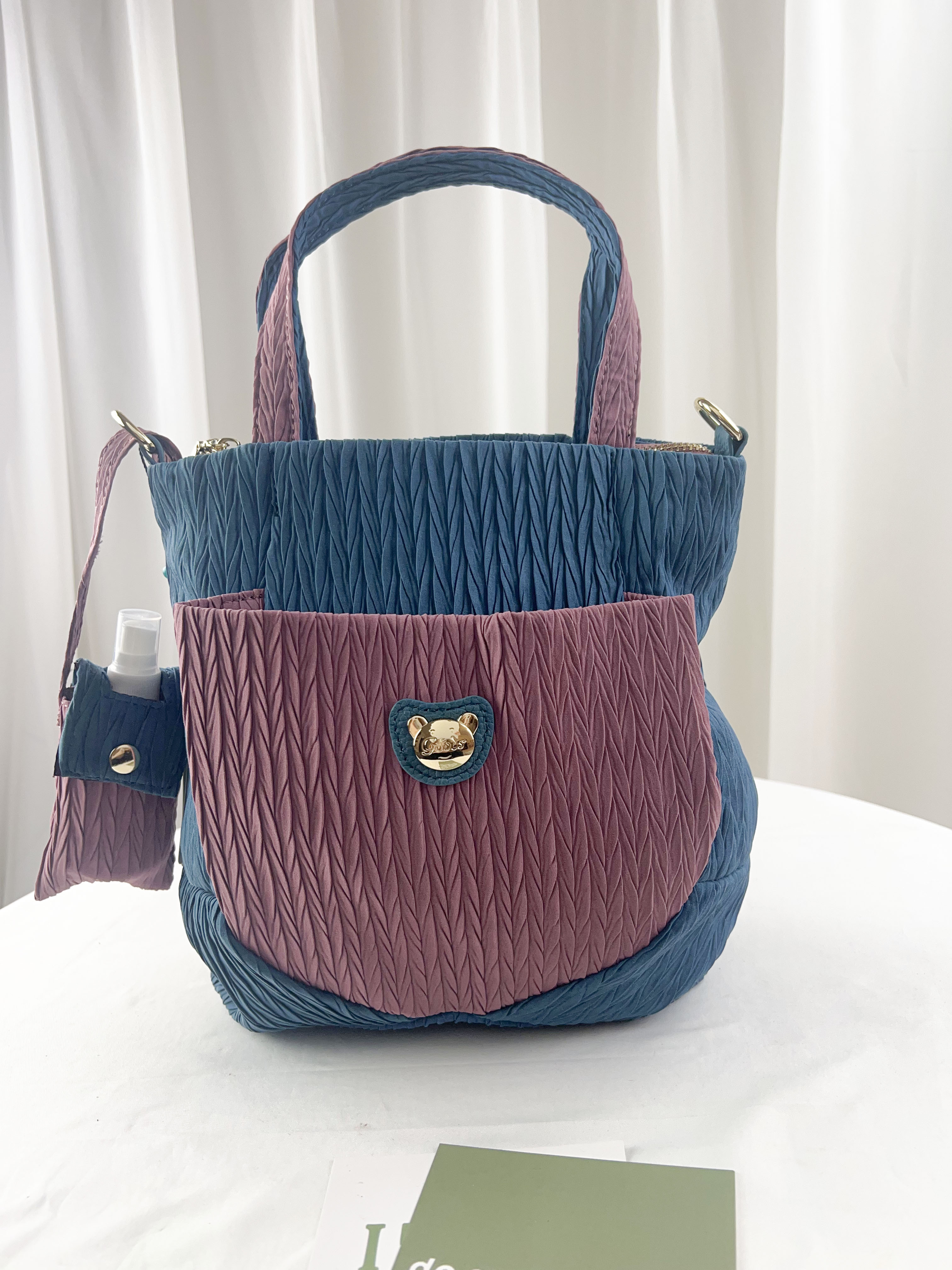 GOODS 湖水藍配粉防潑水手提包 / 側背包 附酒精保護套+酒精瓶 #2799