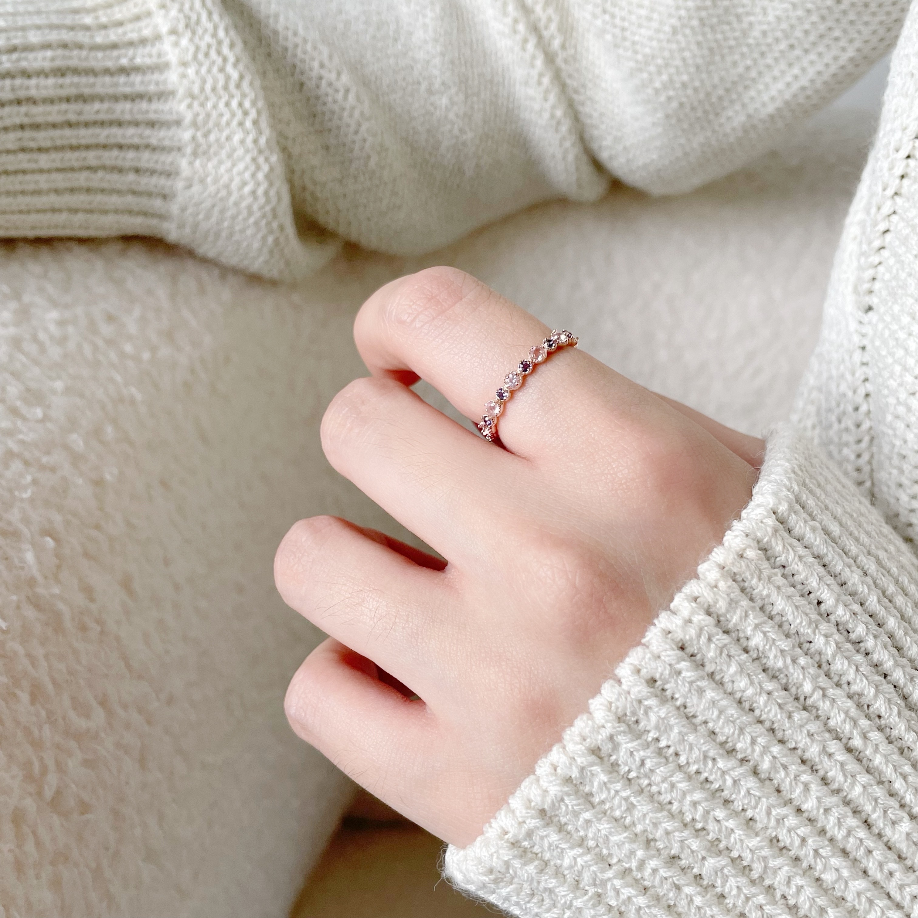 整圈小四爪粉晶菫青石戒指