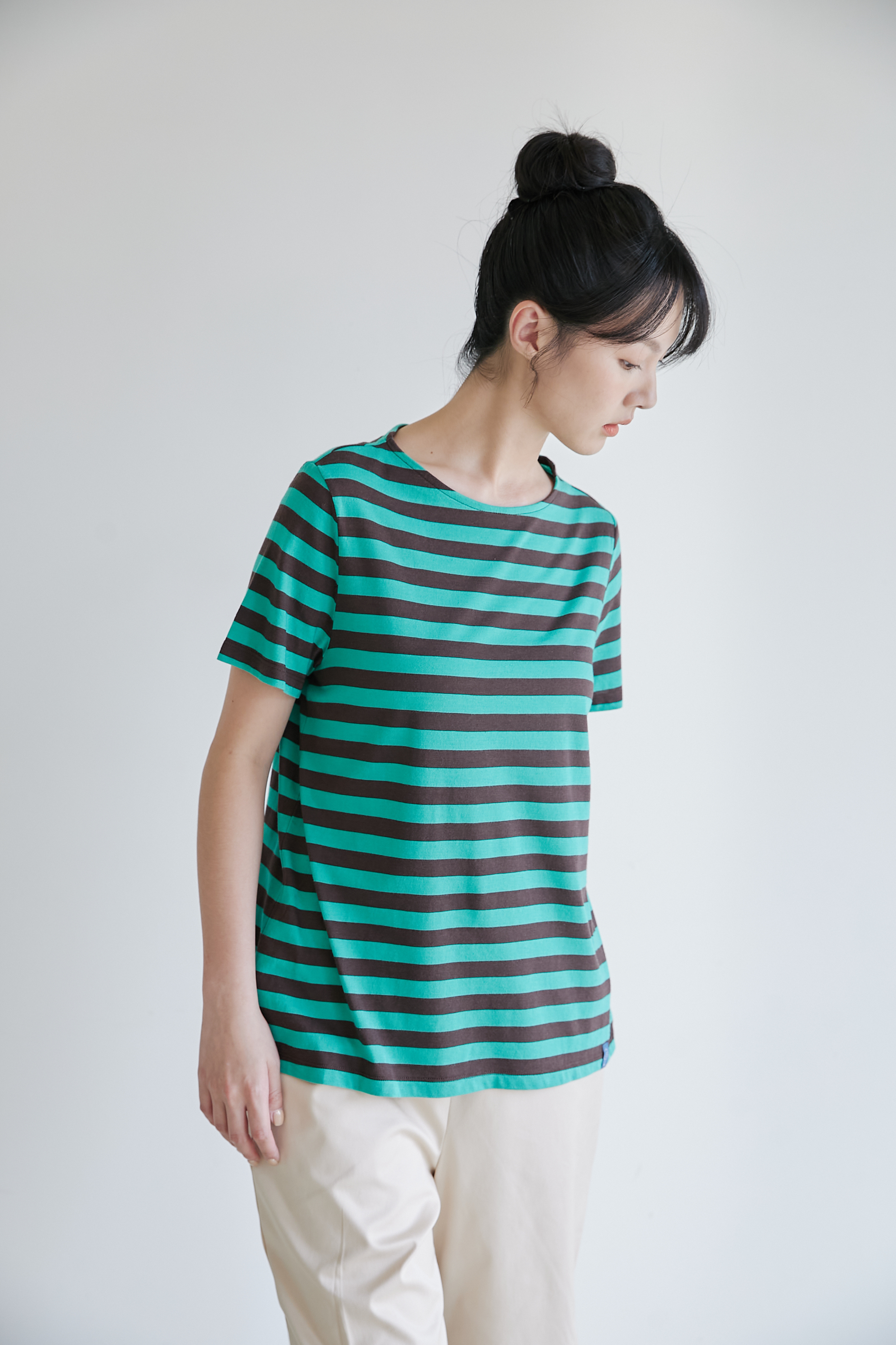 柔軟海平線條紋短袖上衣