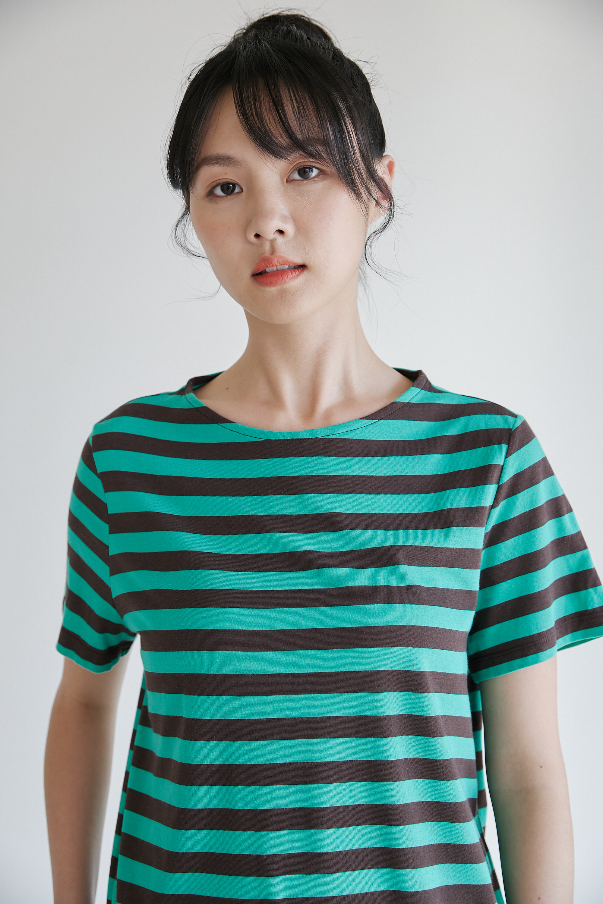 柔軟海平線條紋短袖上衣