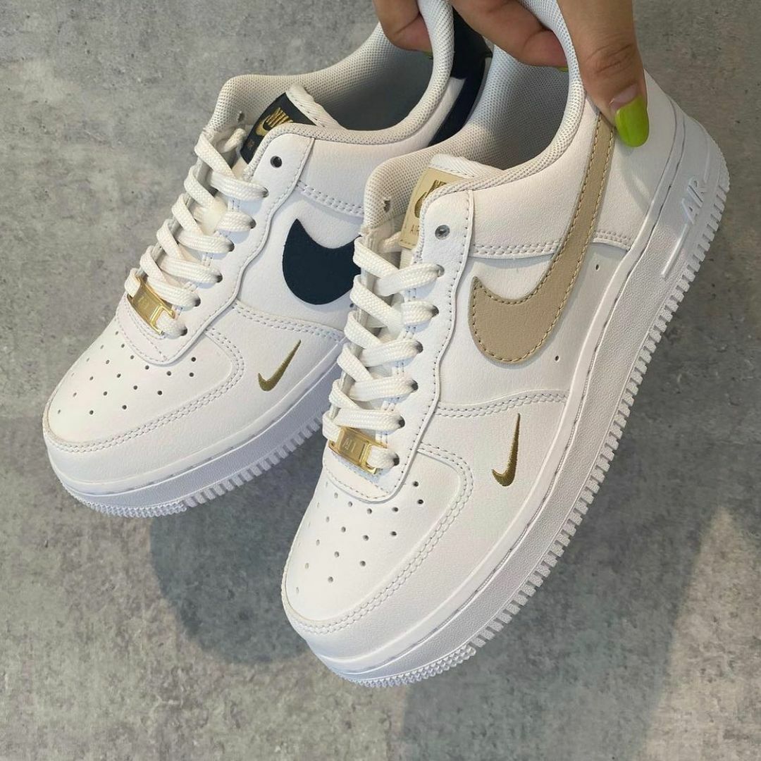 Nike Air Force 1 奶茶 白色 小金勾 小勾 刺繡 休閒鞋 AF1 CZ0270-105