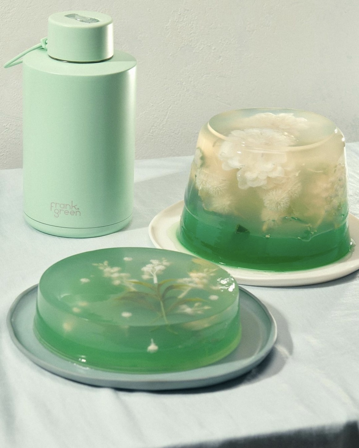 Mint Gelato Ceramic Reusable Bottle - 68oz / 2,000ml | FRANK GREEN