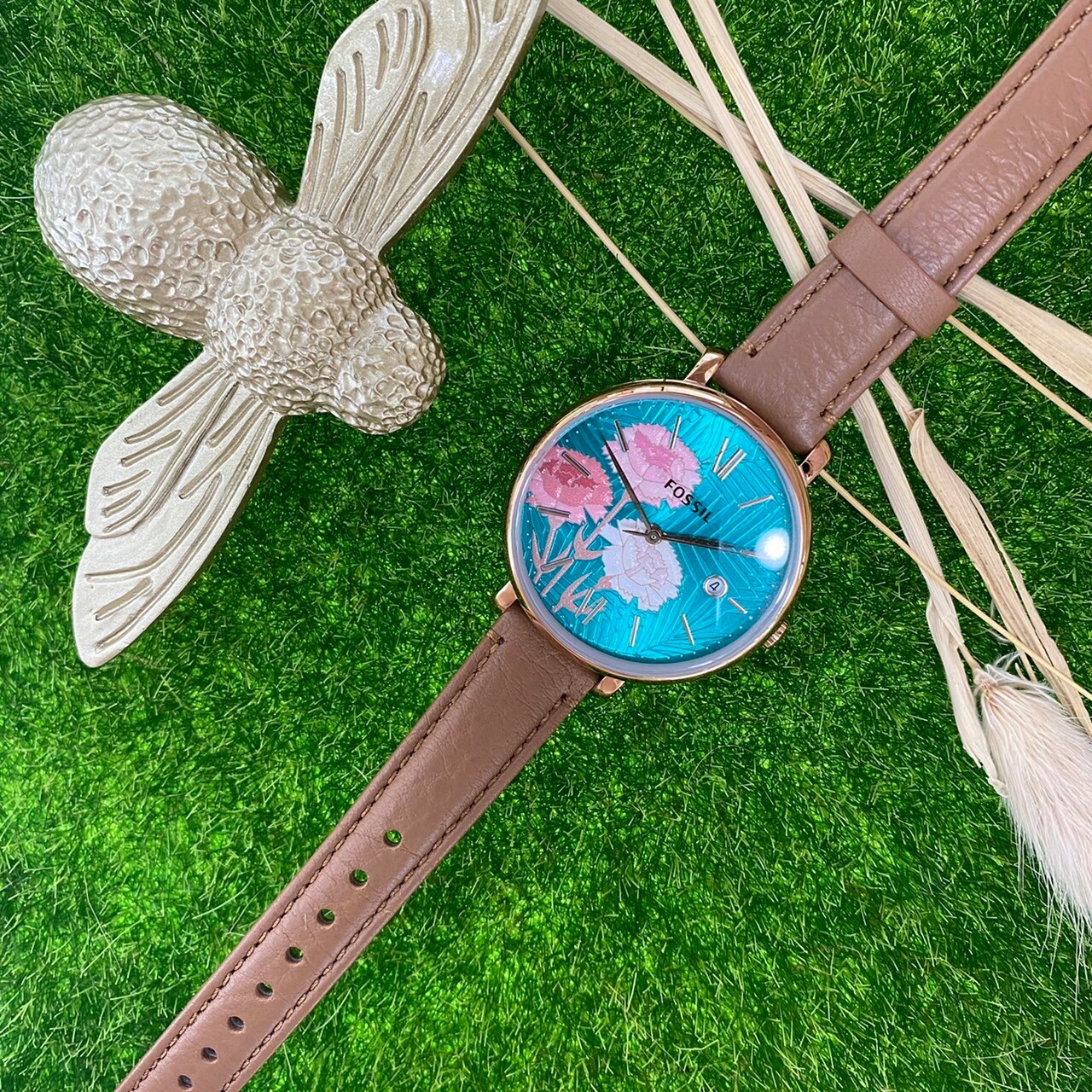 【FOSSIL】Jacqueline 花朵綻放皮革腕錶 ES5274 36mm 現代鐘錶