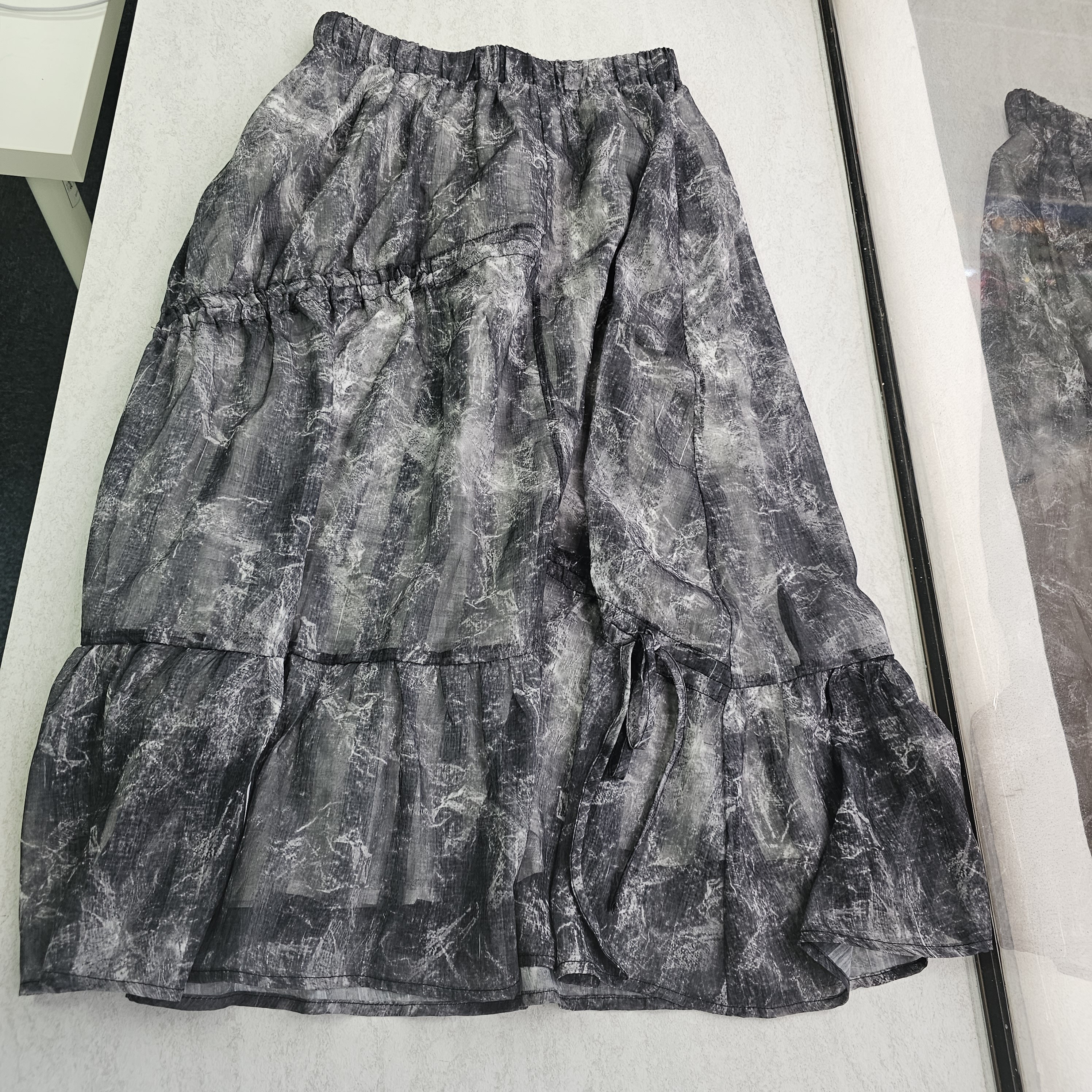 Kuso 黑色渲染半身裙 KK1009 - M