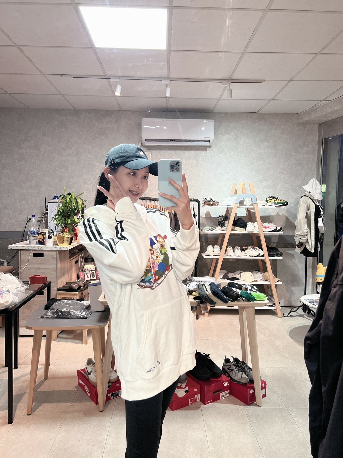 桃園現貨 ADIDAS x辛普森家庭 聯名款舒適 連帽上衣 帽T A-1