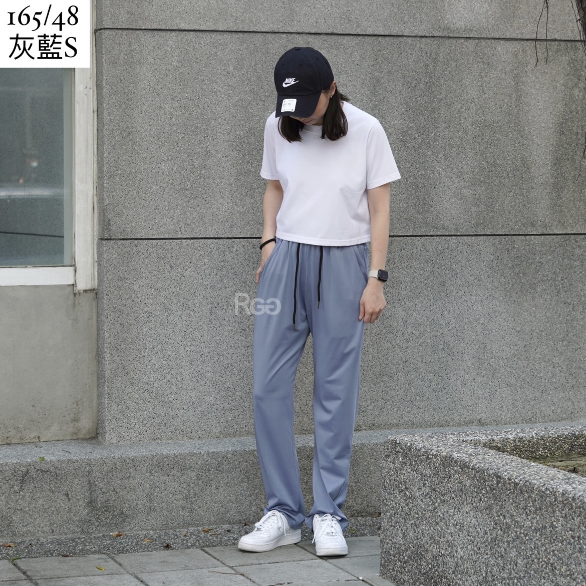 女模著冰絲涼感超彈力落地褲灰藍S