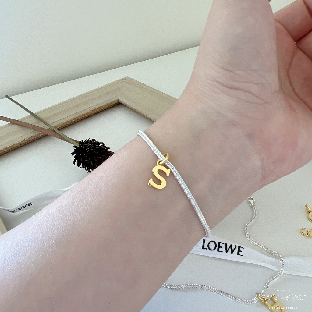 這期必收的字母手鍊。Take Me 純銀手鍊