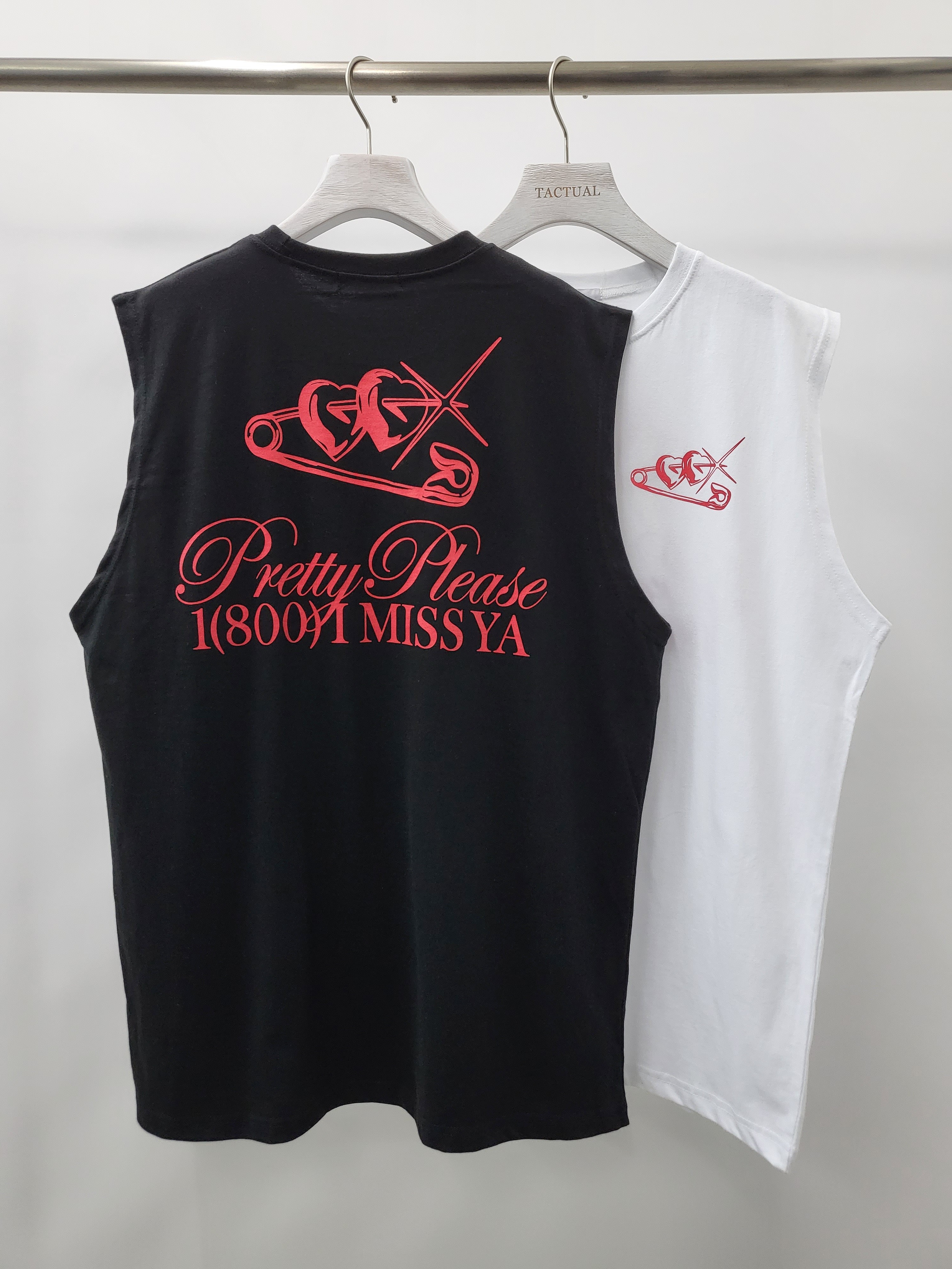 英文字圖案背心 V943