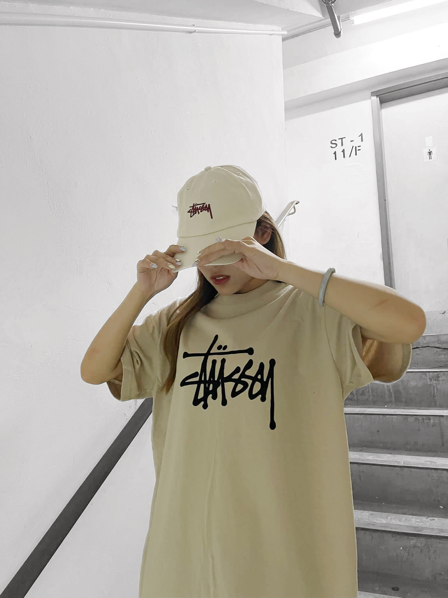 Stussy Sold Graffiti T-Shirt  Smoke AU