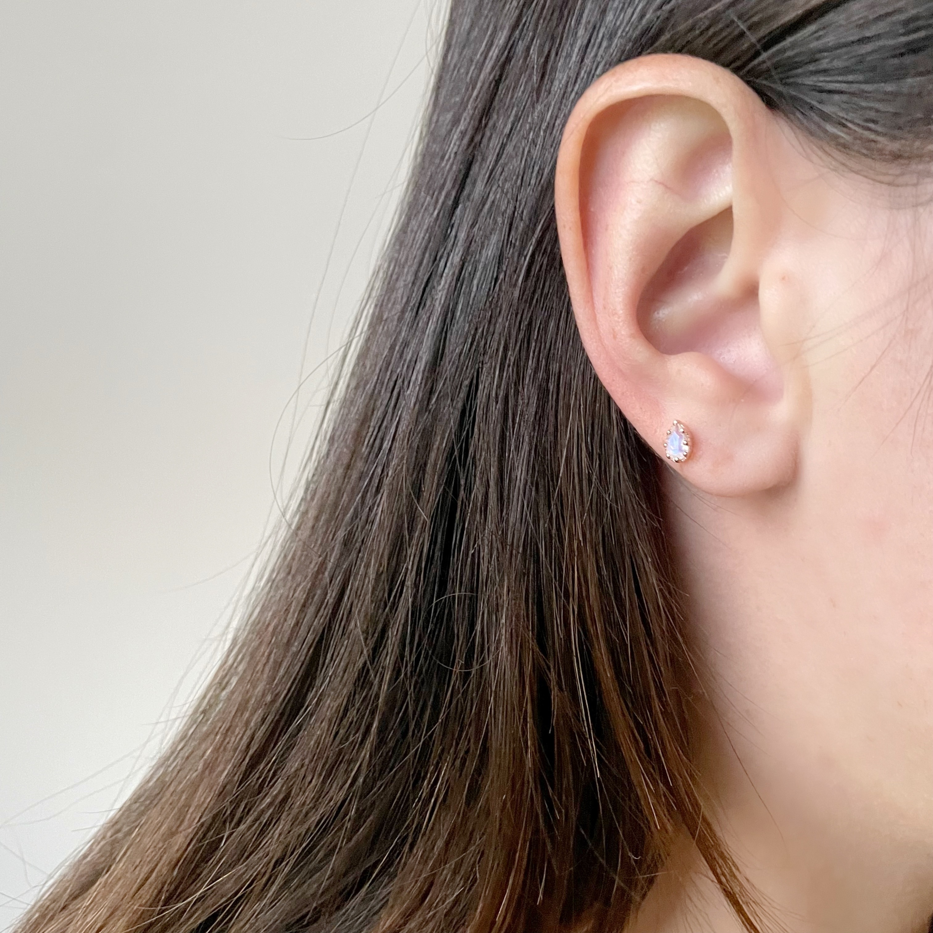 爪爪鑽面水滴月光轉珠耳環