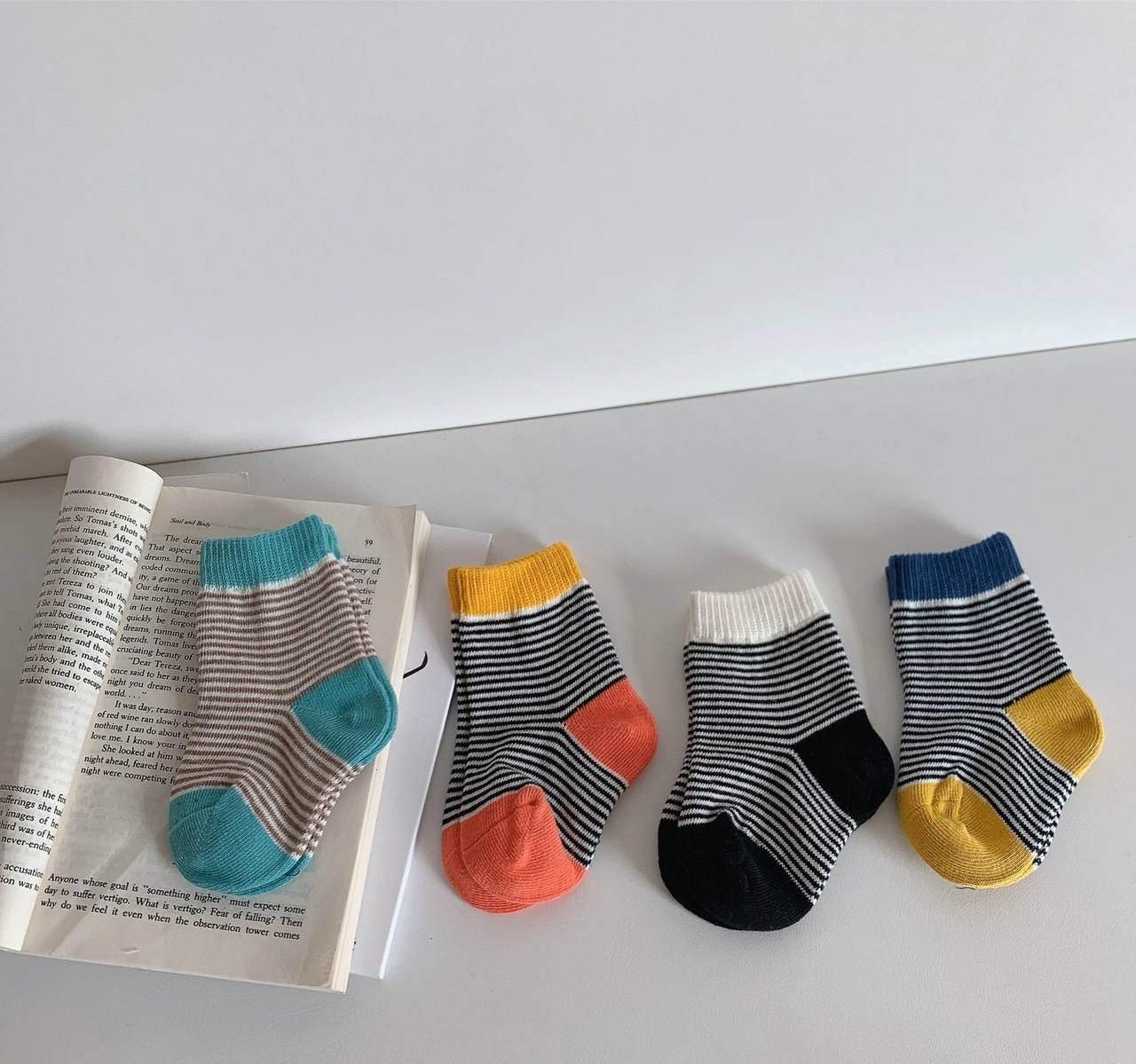 撞色襪子組