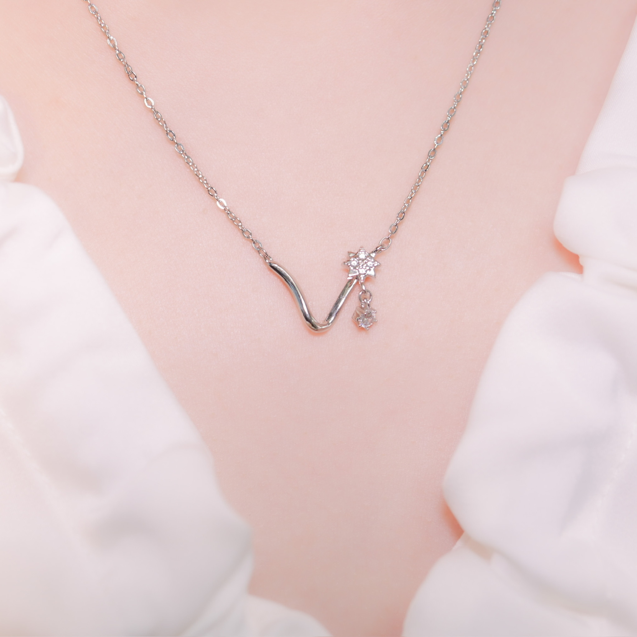 | 999 Silver・White Gold・Rose Gold | V For Vow Necklace（Silver / Rose Gold) | NE0550 |
