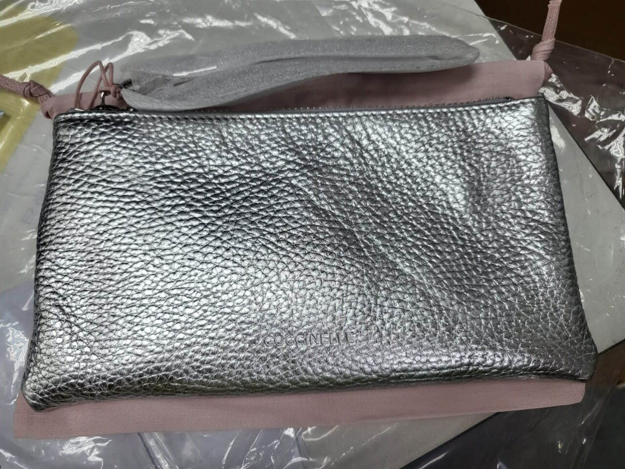 [S] COCCINELLE E593A19E290Y69TU ENVEL GRAIN LEA,SILVER, 8059978506641 (SCC54)