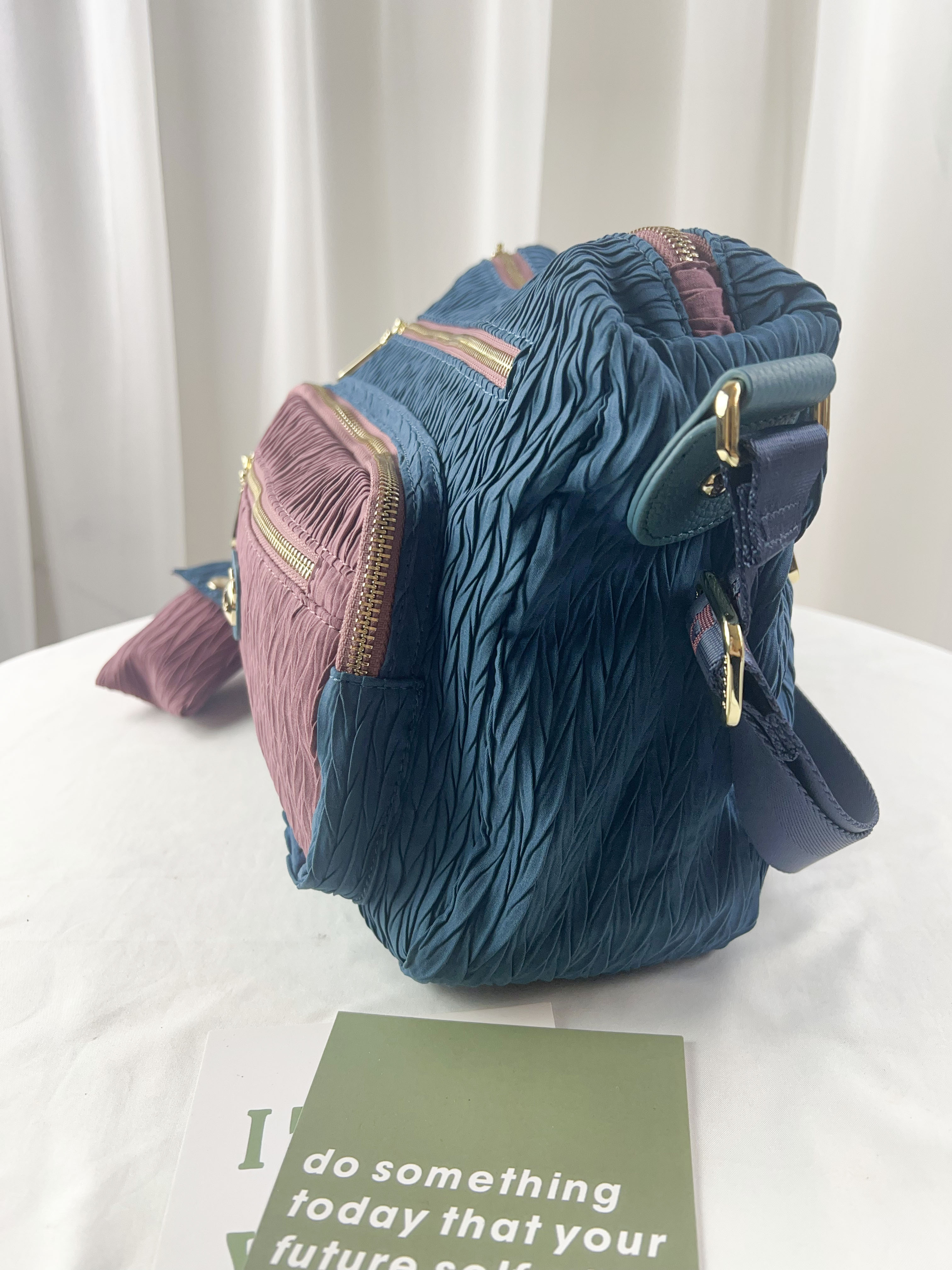 GOODS 湖水藍配粉防潑水側背包 附酒精保護套+酒精瓶   #6155