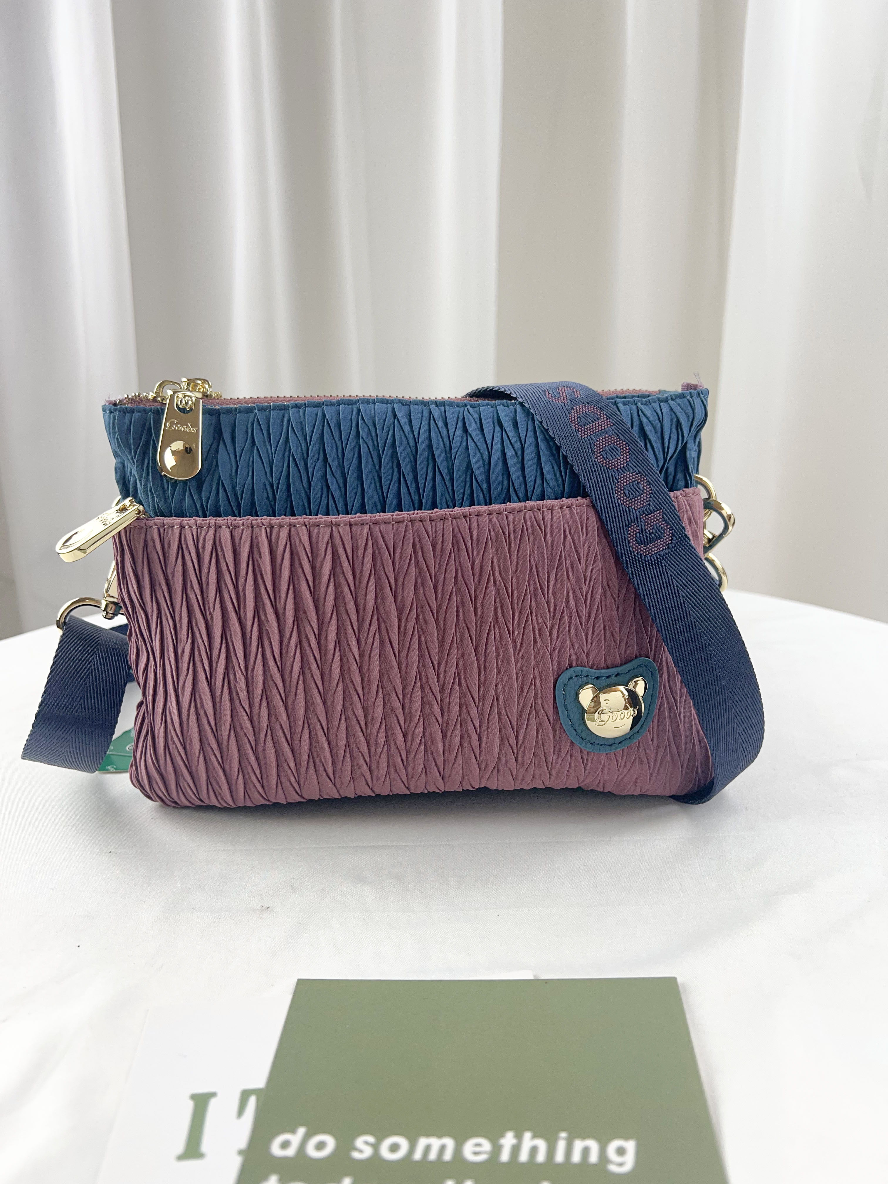 FamilyBear 湖水藍配粉防潑水側背包  #2835