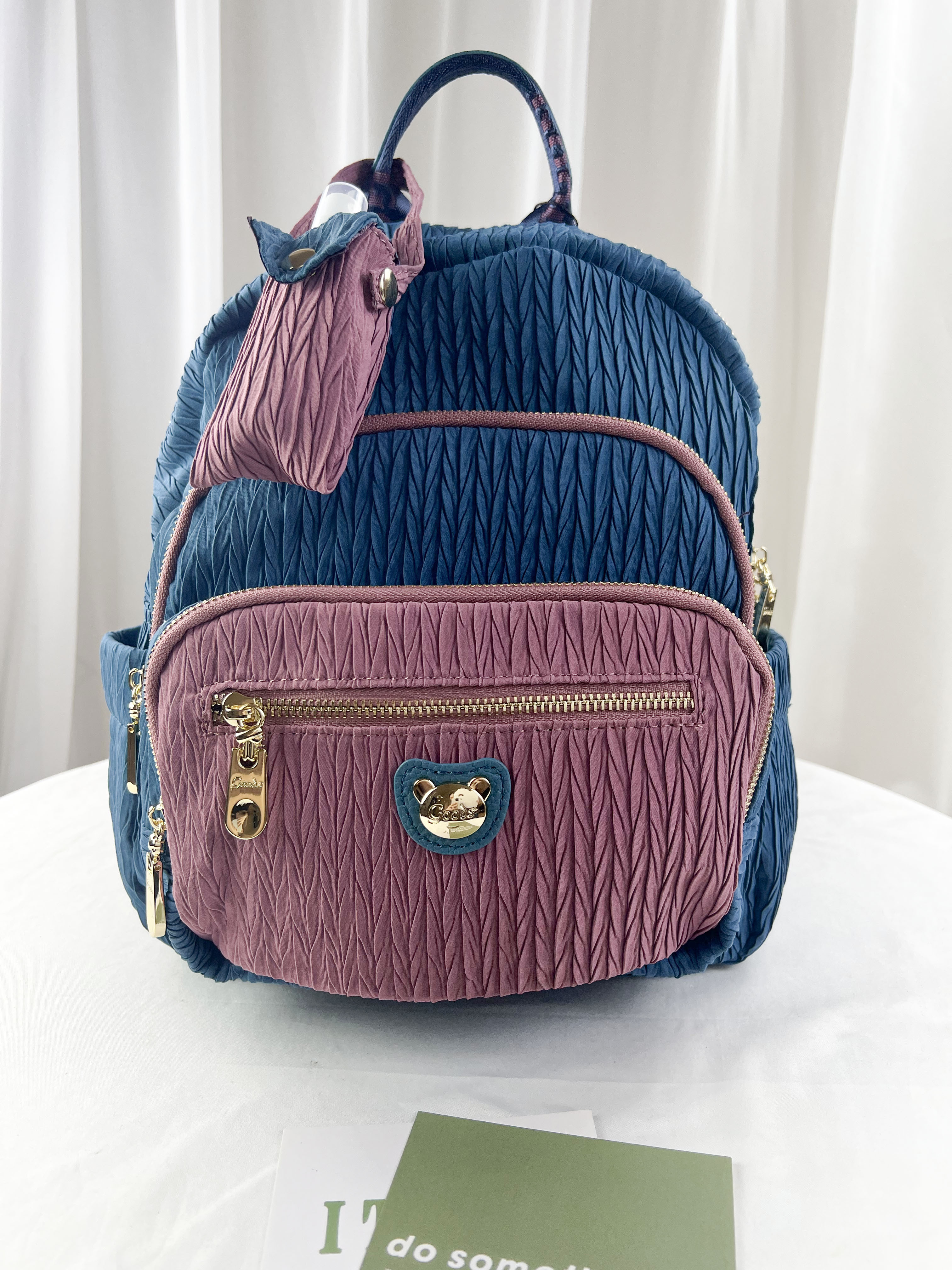 GOODS 湖水藍配粉防潑水後背包 附酒精保護套+酒精瓶   #2805