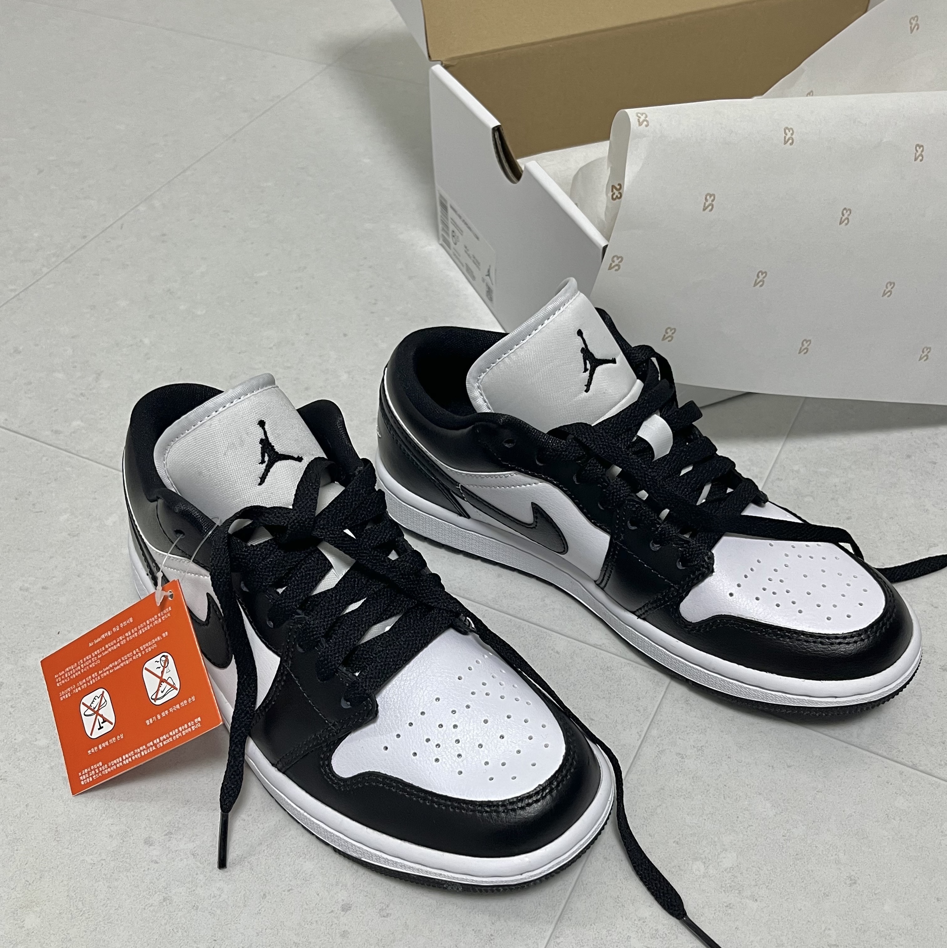 半額SALE☆ ［新品未使用・未試着］NIKE WMNS AJ1 LOW PANDA 28cm