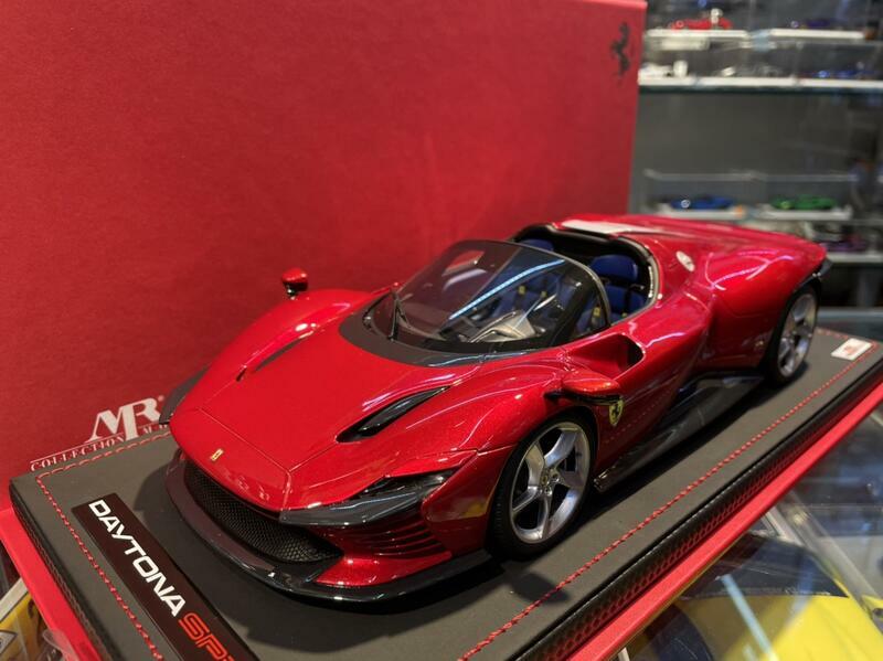 MR FE036A Ferrari Daytona SP3 Rosso Magma 1/18 (樹酯車)